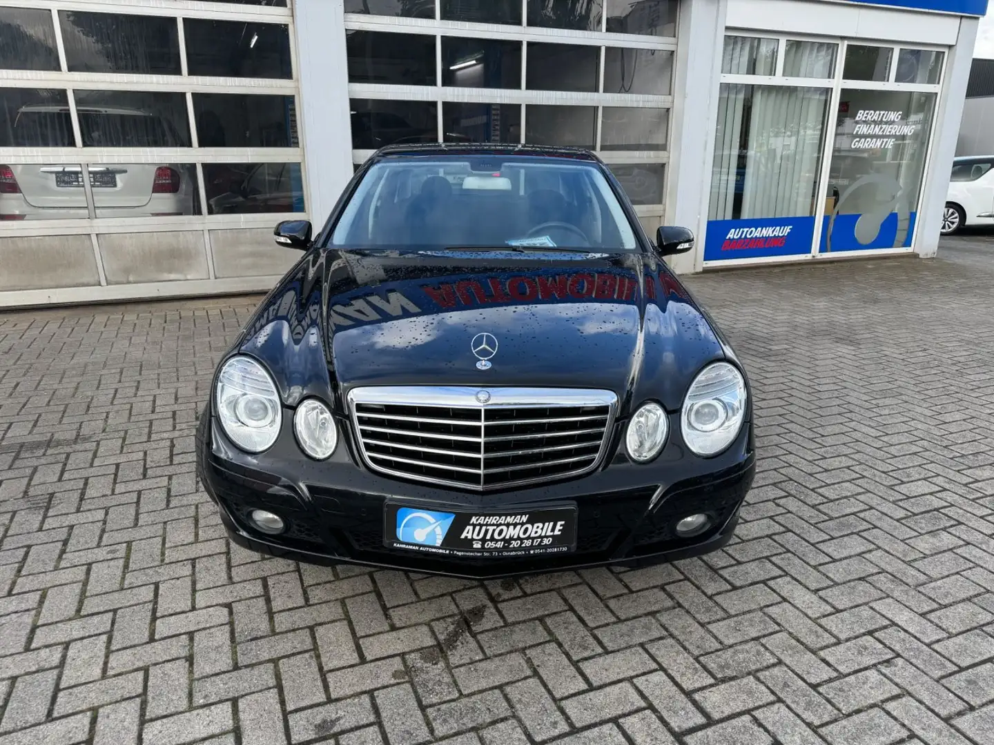 Mercedes-Benz E 200 E -Klasse Lim. E 200 Kompressor Schwarz - 2