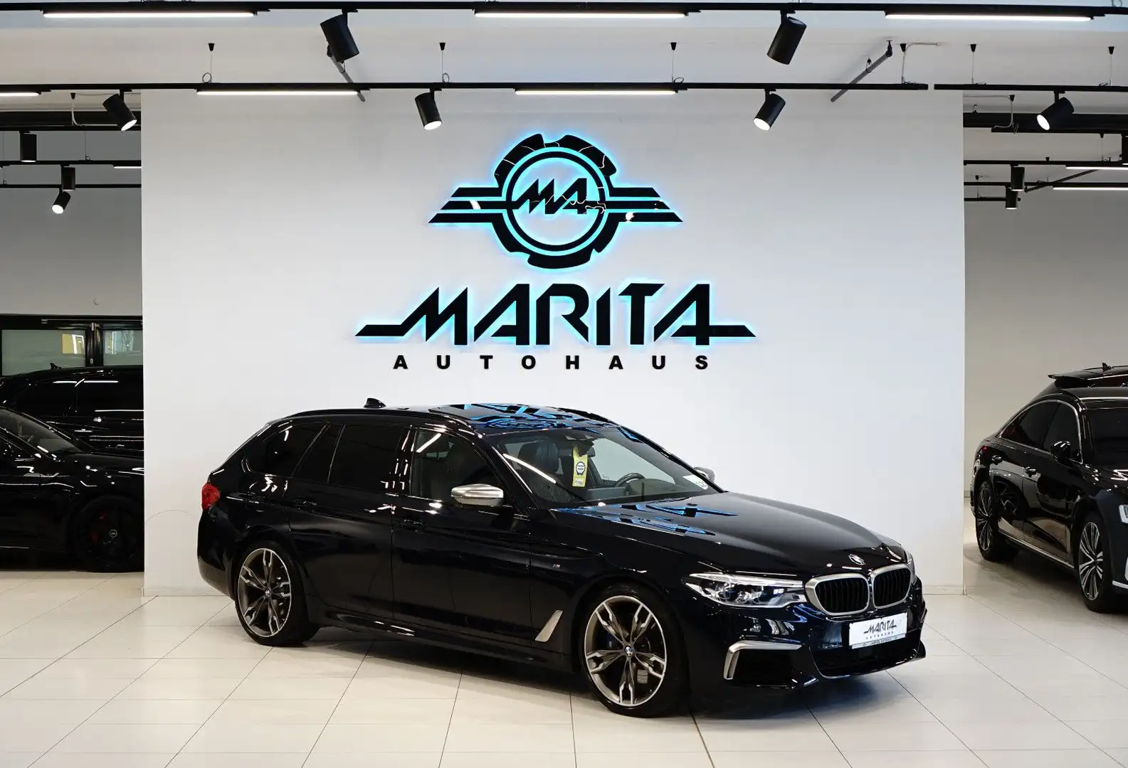 BMW 550 M-PAKET|HUD|LASER|PANO|LUFT|MEMO|MASAG|SOFT Zwart - 1