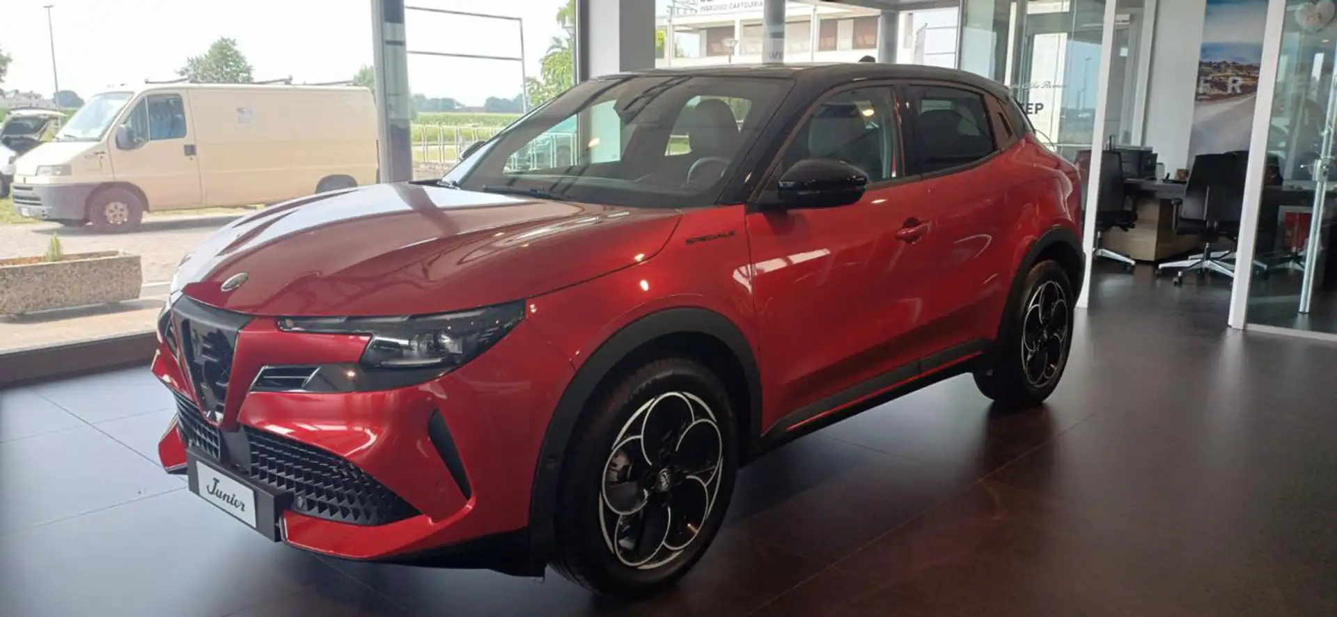 Alfa Romeo Junior 156 CV BEV Speciale Rosso - 1