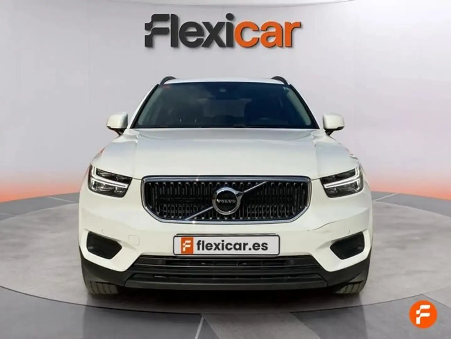 Volvo XC40 T2 Inscription Aut. Blanco - 2