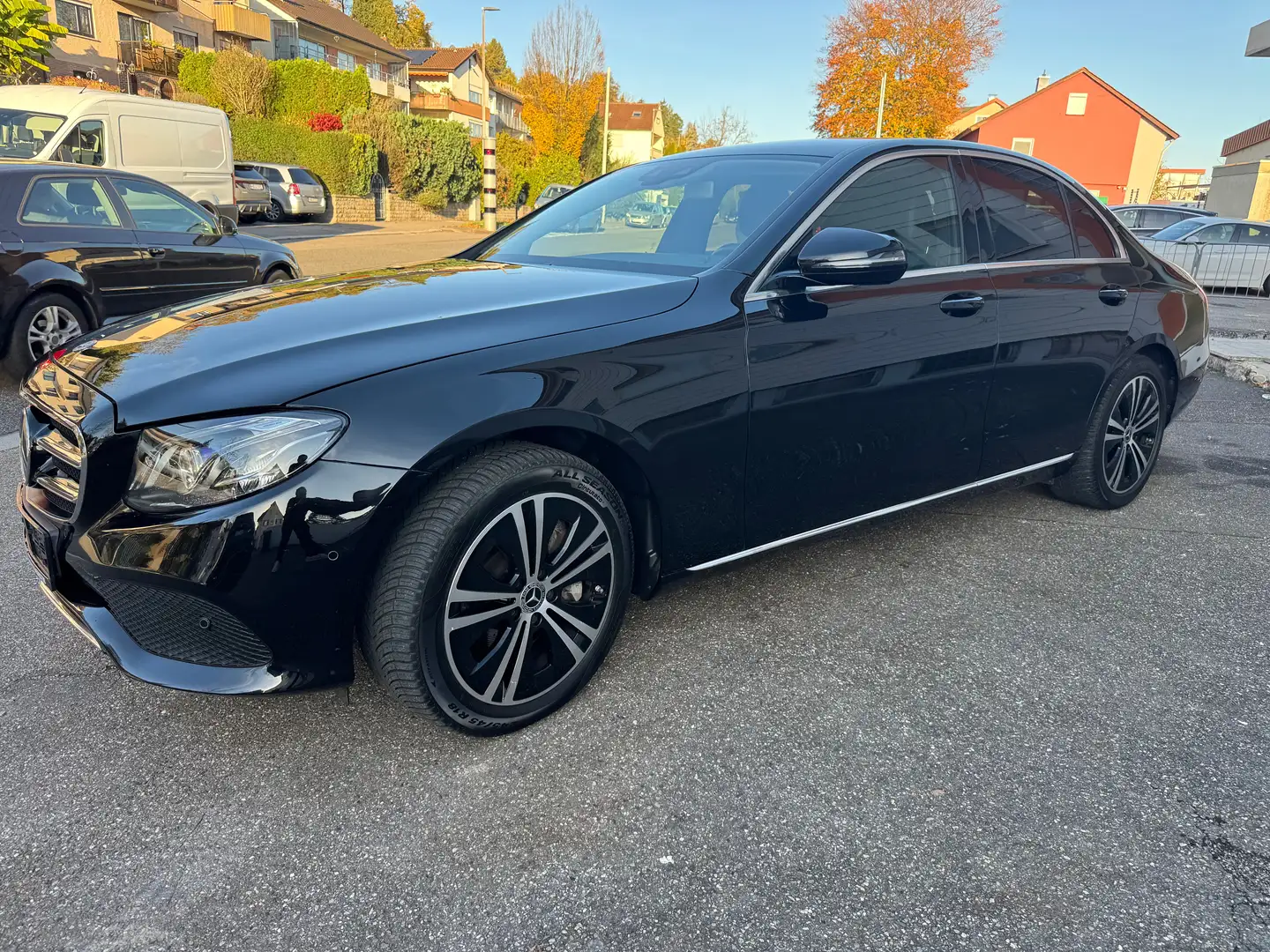 Mercedes-Benz E 400 E 400 d 4Matic ACC LED R KAMERA VOLLVIRTUELL Noir - 1