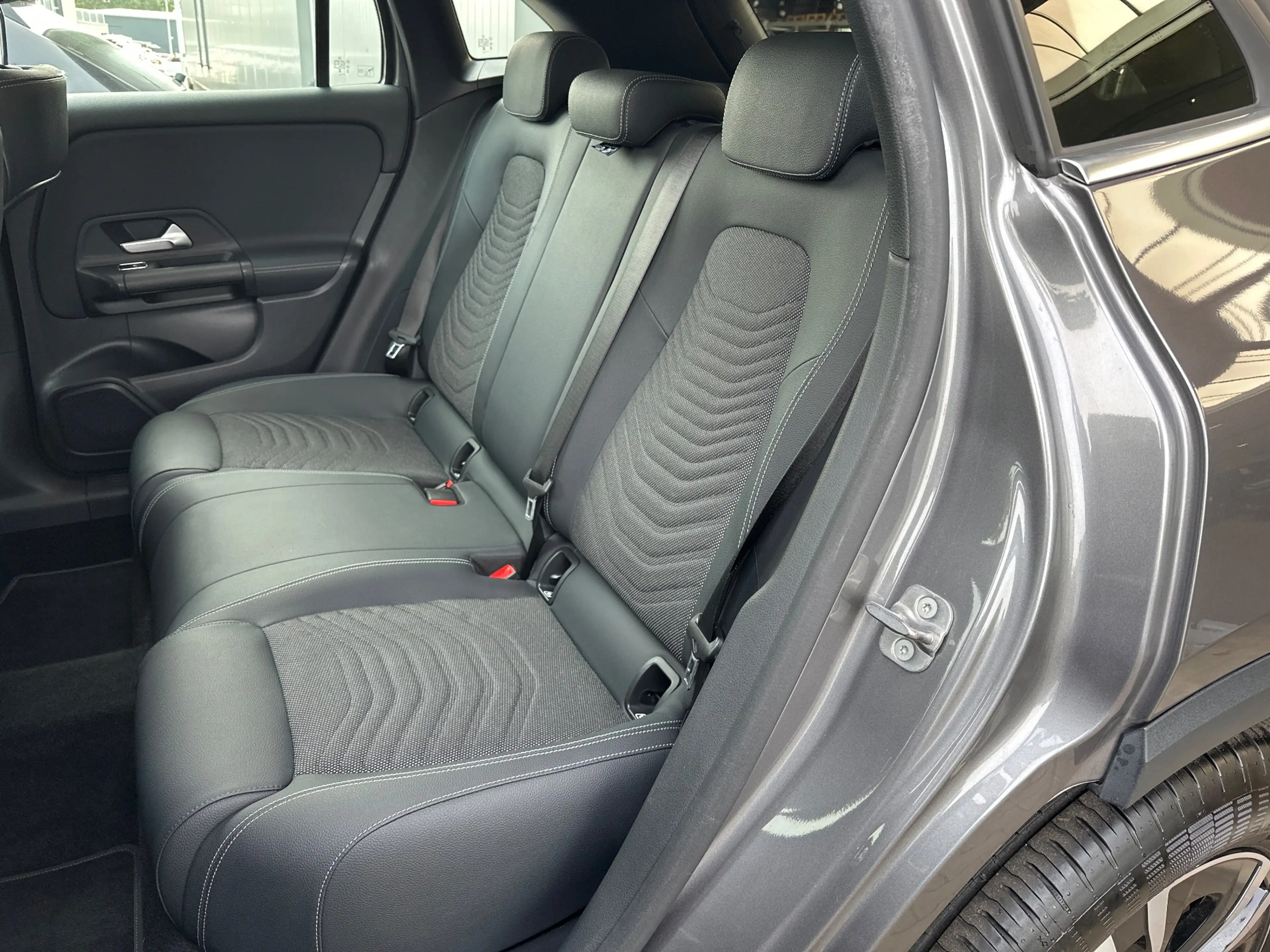 Mercedes-Benz GLA 180 d Style NAV+LED+WIDESCREEN+KAMERA+1HD+17ZOLL+1HD — photo 11