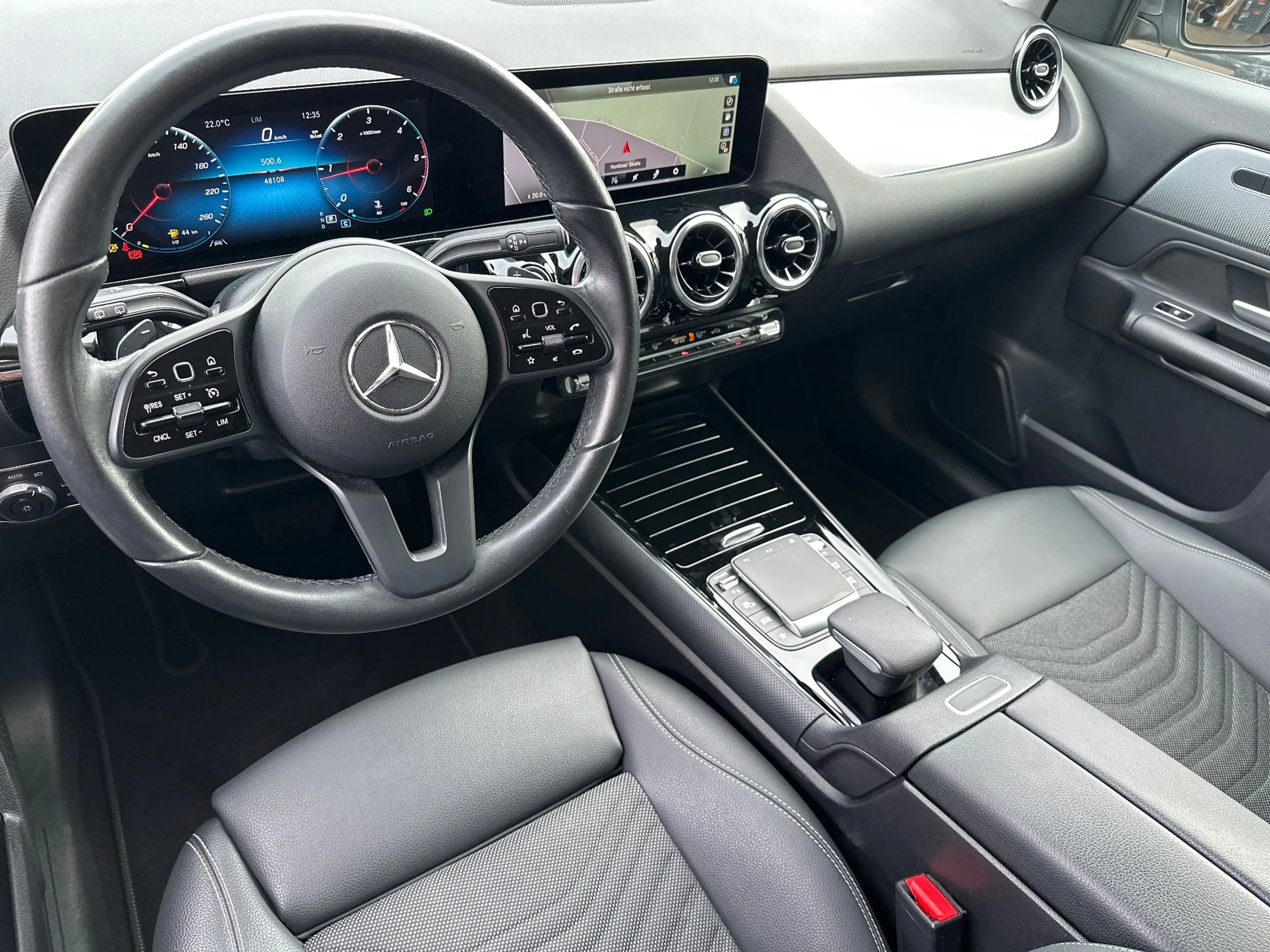 Mercedes-Benz GLA 180 d Style NAV+LED+WIDESCREEN+KAMERA+1HD+17ZOLL+1HD — photo 9