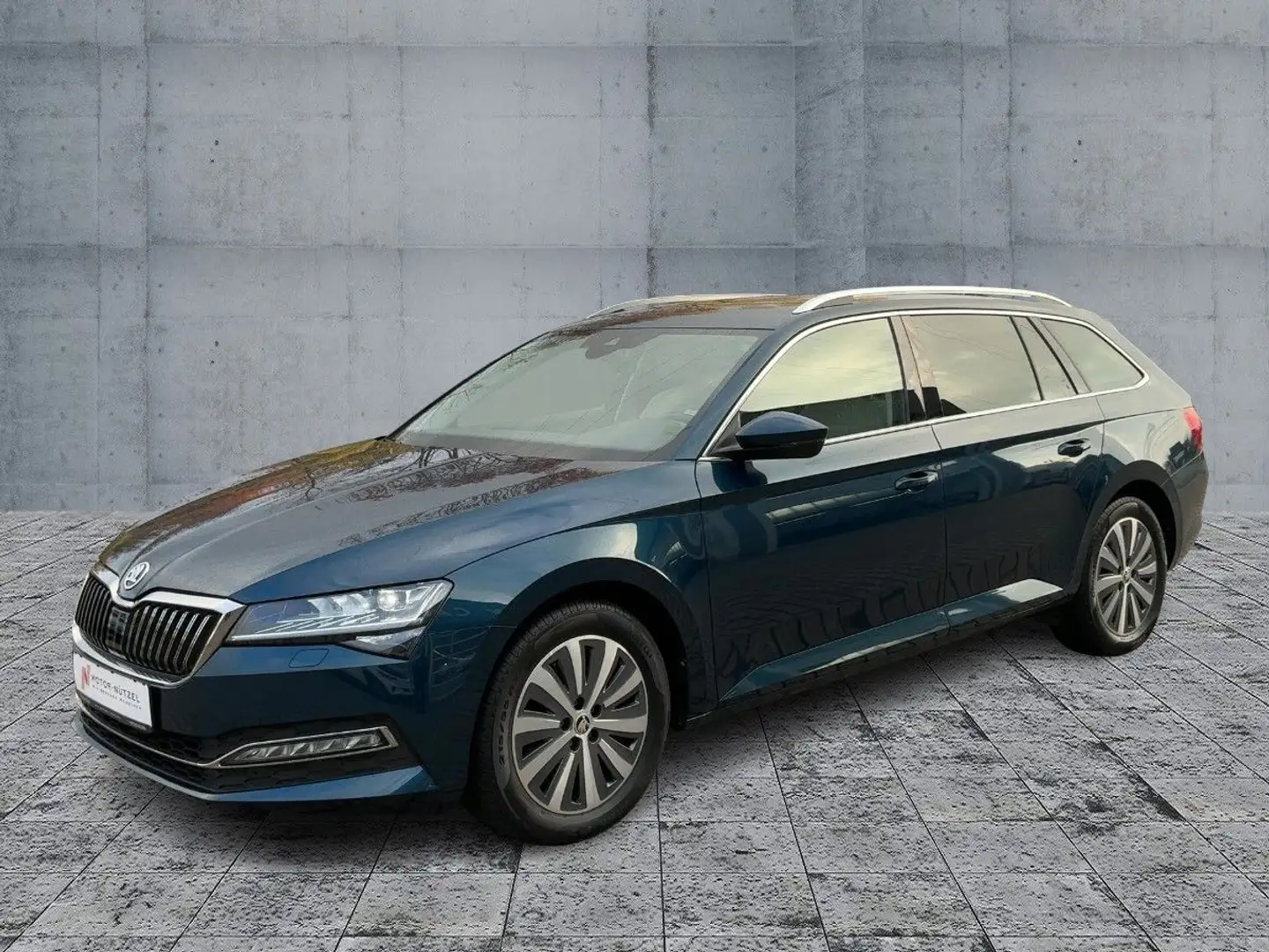 Skoda Superb Combi 2.0 TDI DSG STYLE MATRIX+NAV+AHK+VC Blau - 2