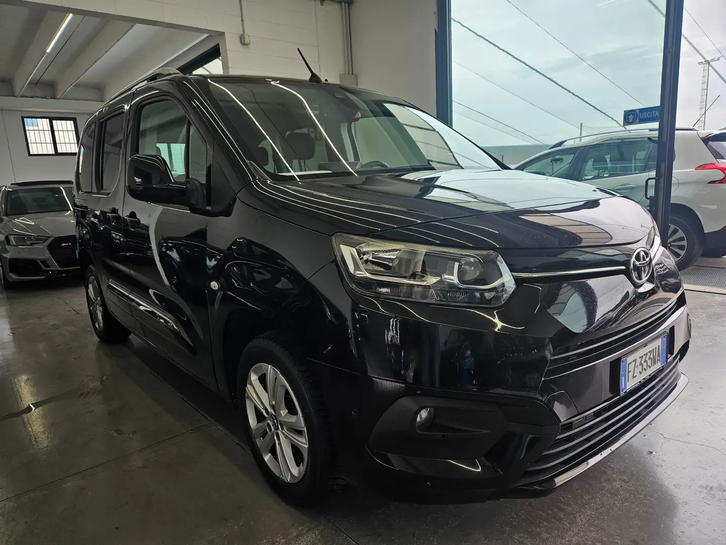 Toyota Proace Proace City Verso 1.5d 130cv Short D Luxury Nero - 1