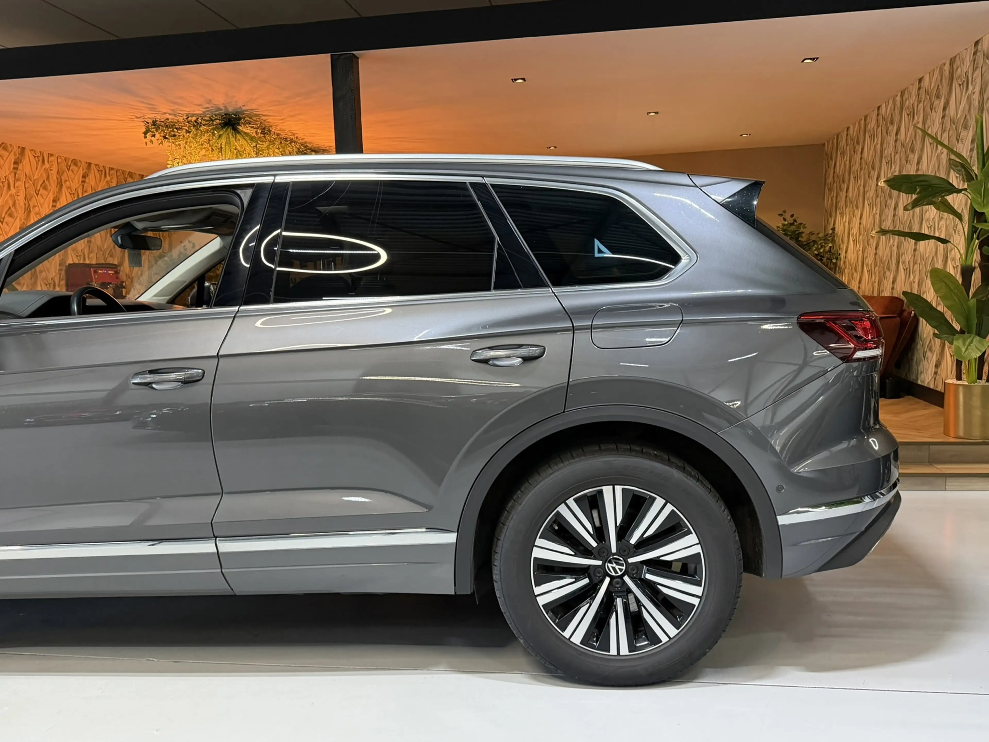 Volkswagen Touareg 3.0 TSi eHybrid 4MOTION 381PK Elegance BOVAG Garan — photo 17
