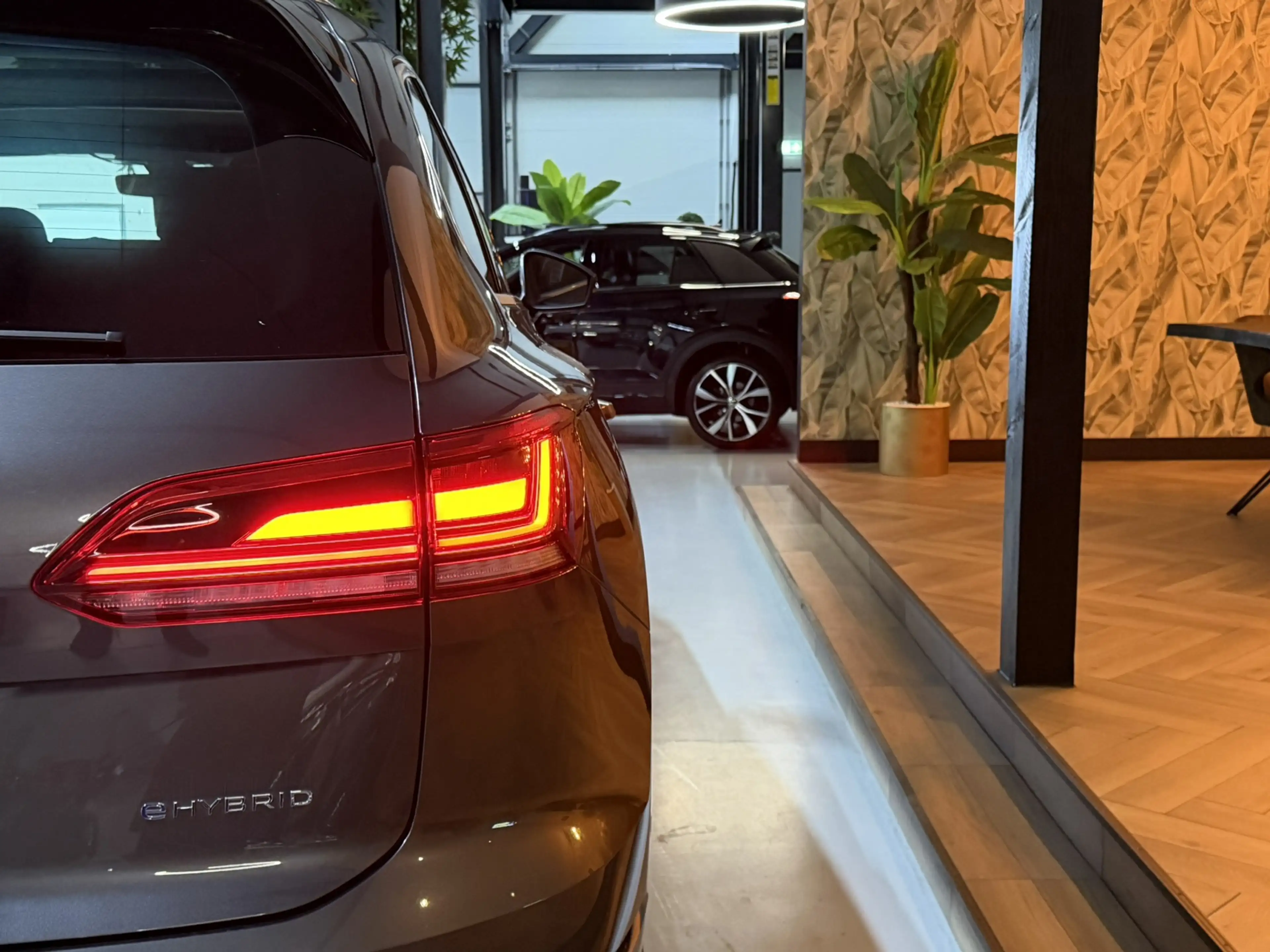 Volkswagen Touareg 3.0 TSi eHybrid 4MOTION 381PK Elegance BOVAG Garan — photo 23