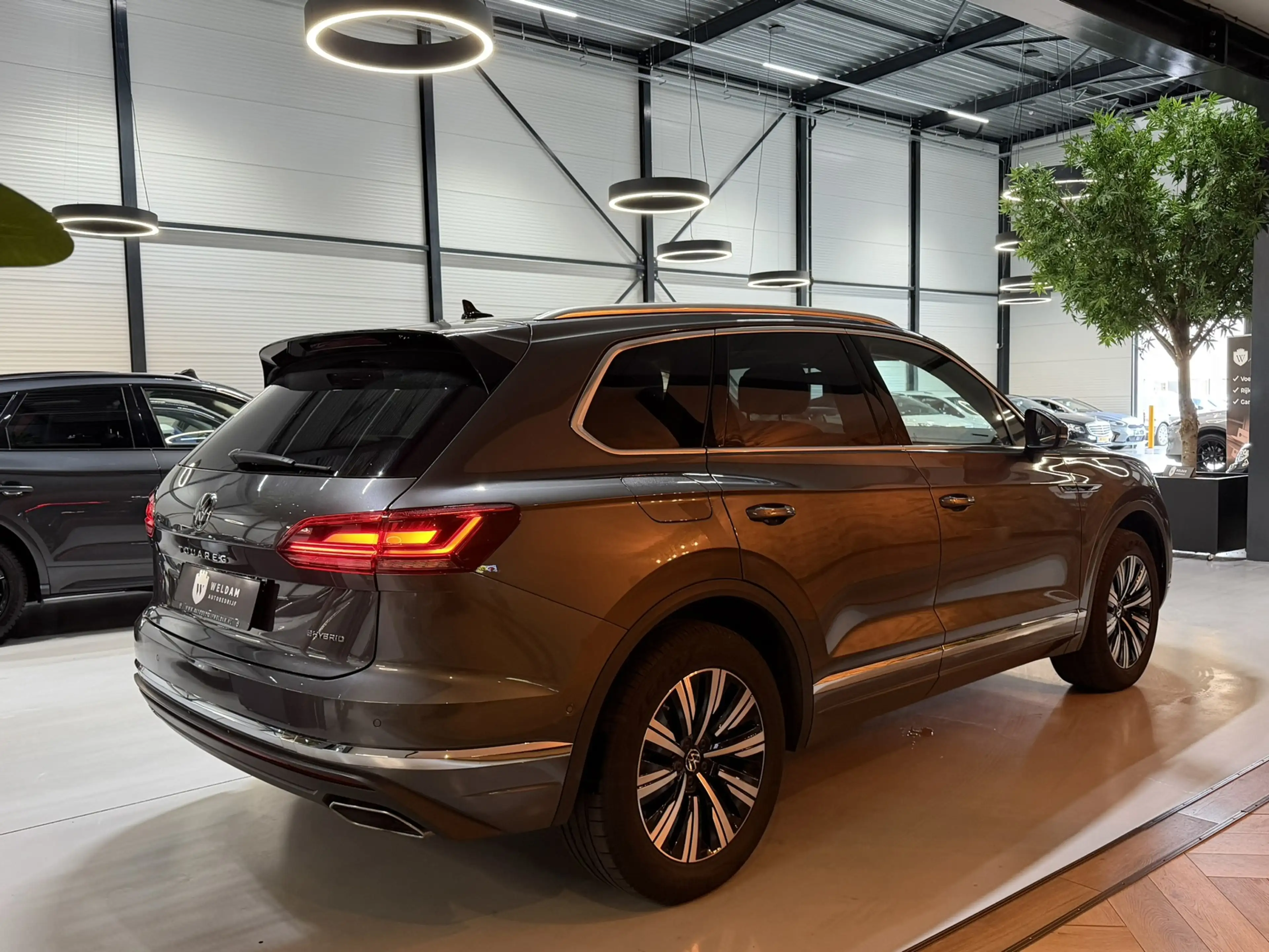 Volkswagen Touareg 3.0 TSi eHybrid 4MOTION 381PK Elegance BOVAG Garan — photo 2