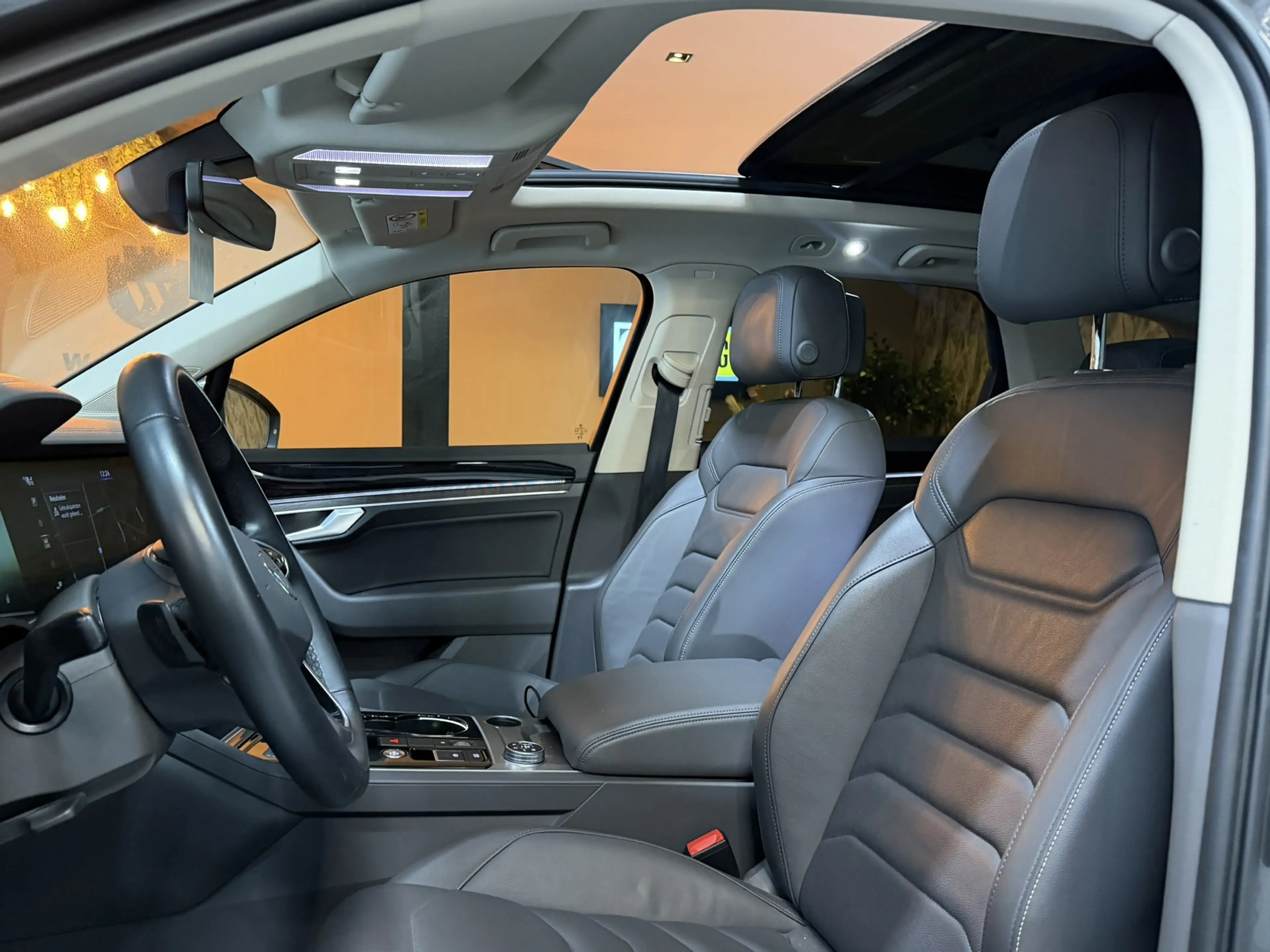 Volkswagen Touareg 3.0 TSi eHybrid 4MOTION 381PK Elegance BOVAG Garan — photo 27