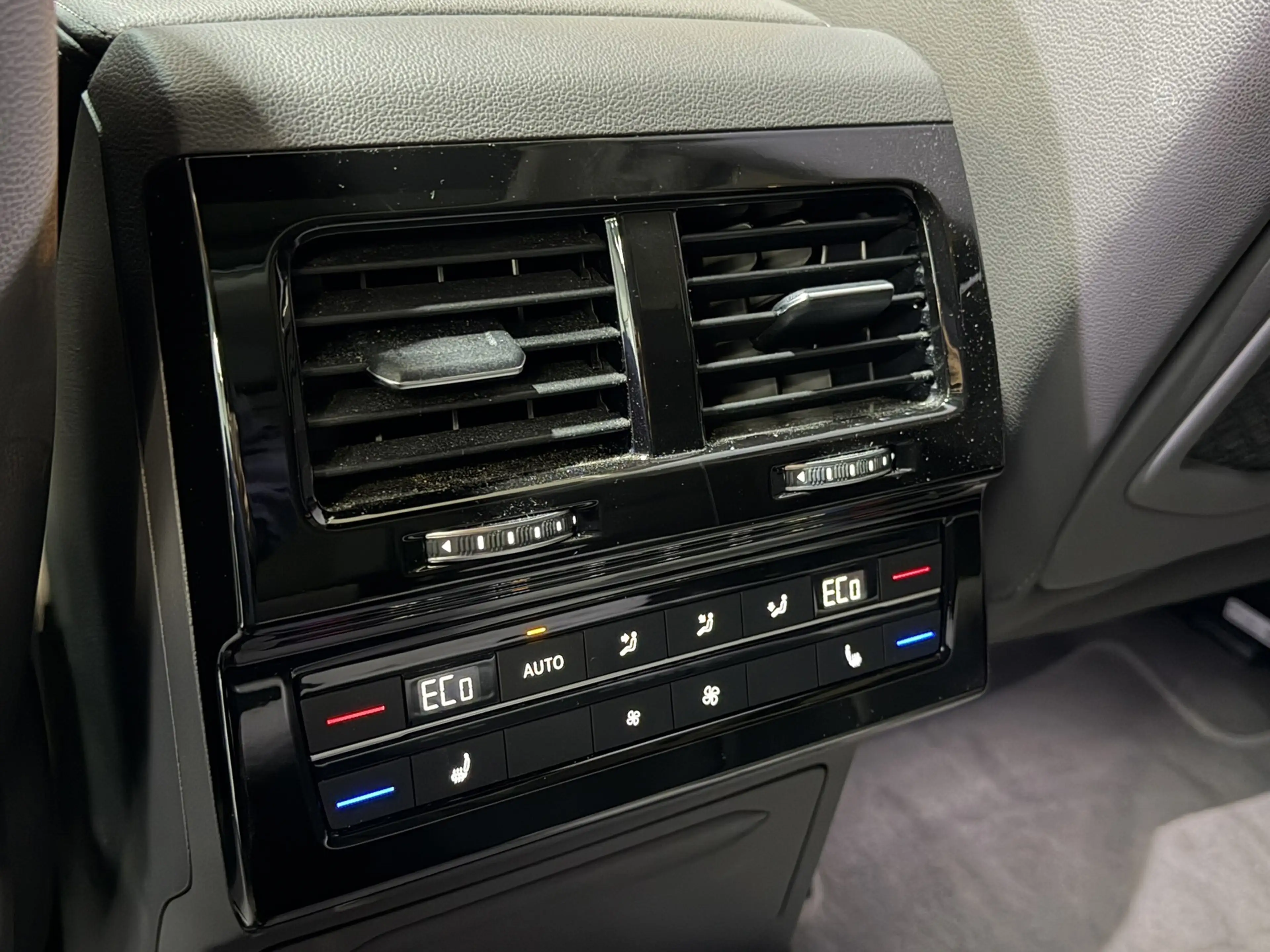 Volkswagen Touareg 3.0 TSi eHybrid 4MOTION 381PK Elegance BOVAG Garan — photo 30