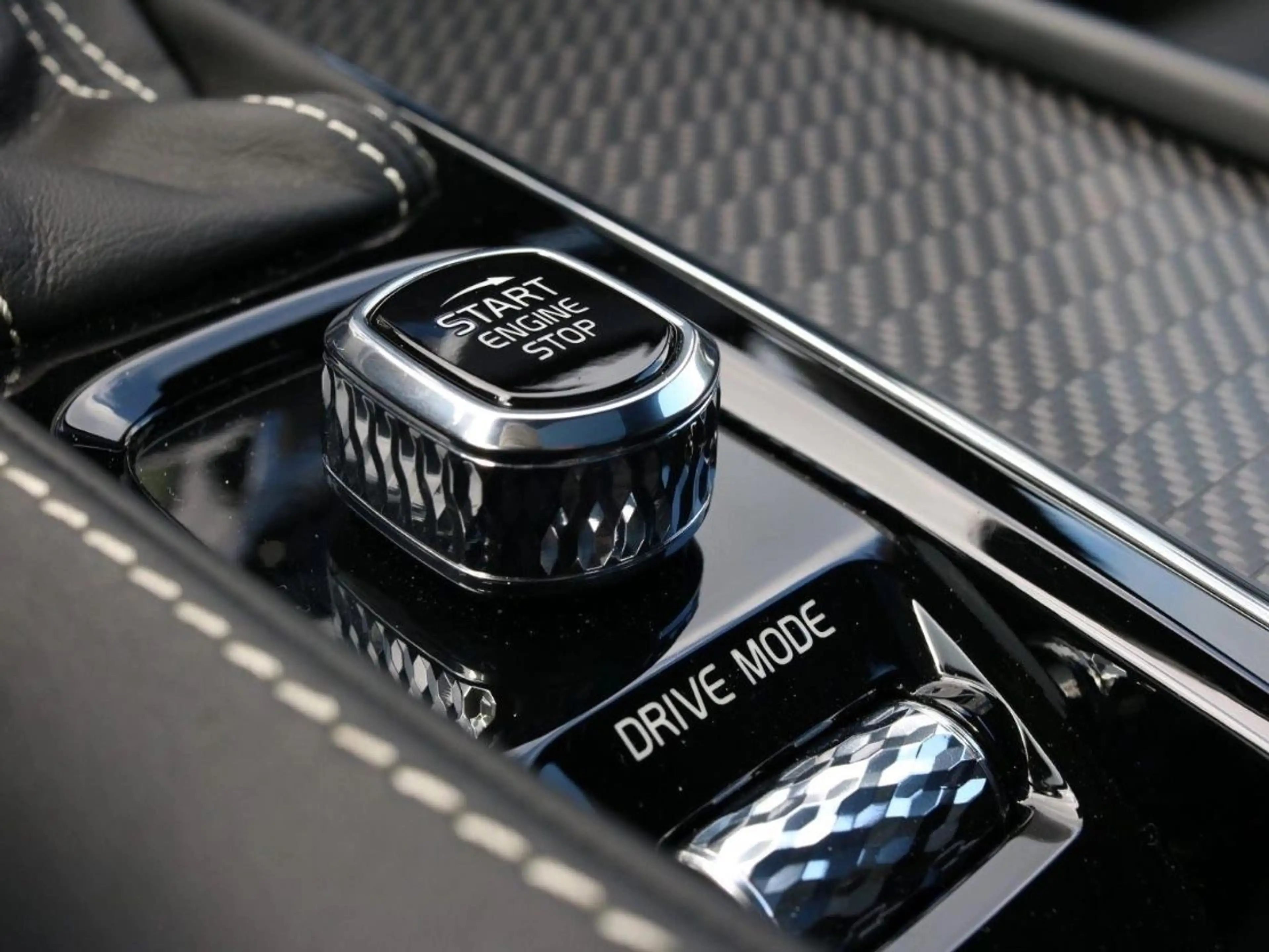 Volvo XC90 R Design AWD 7 Sitzer | Navigation | Leder — photo 12