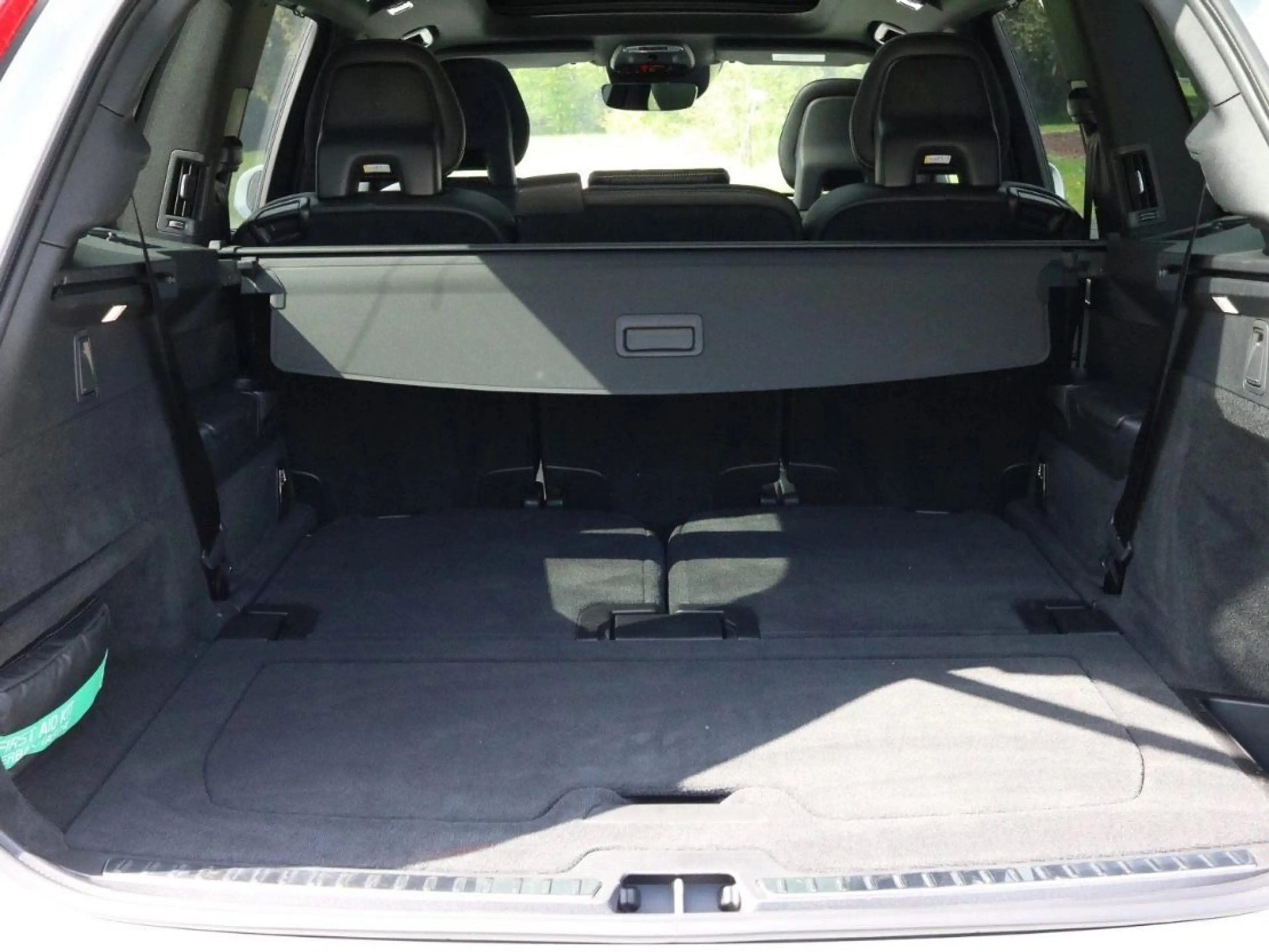 Volvo XC90 R Design AWD 7 Sitzer | Navigation | Leder — photo 8