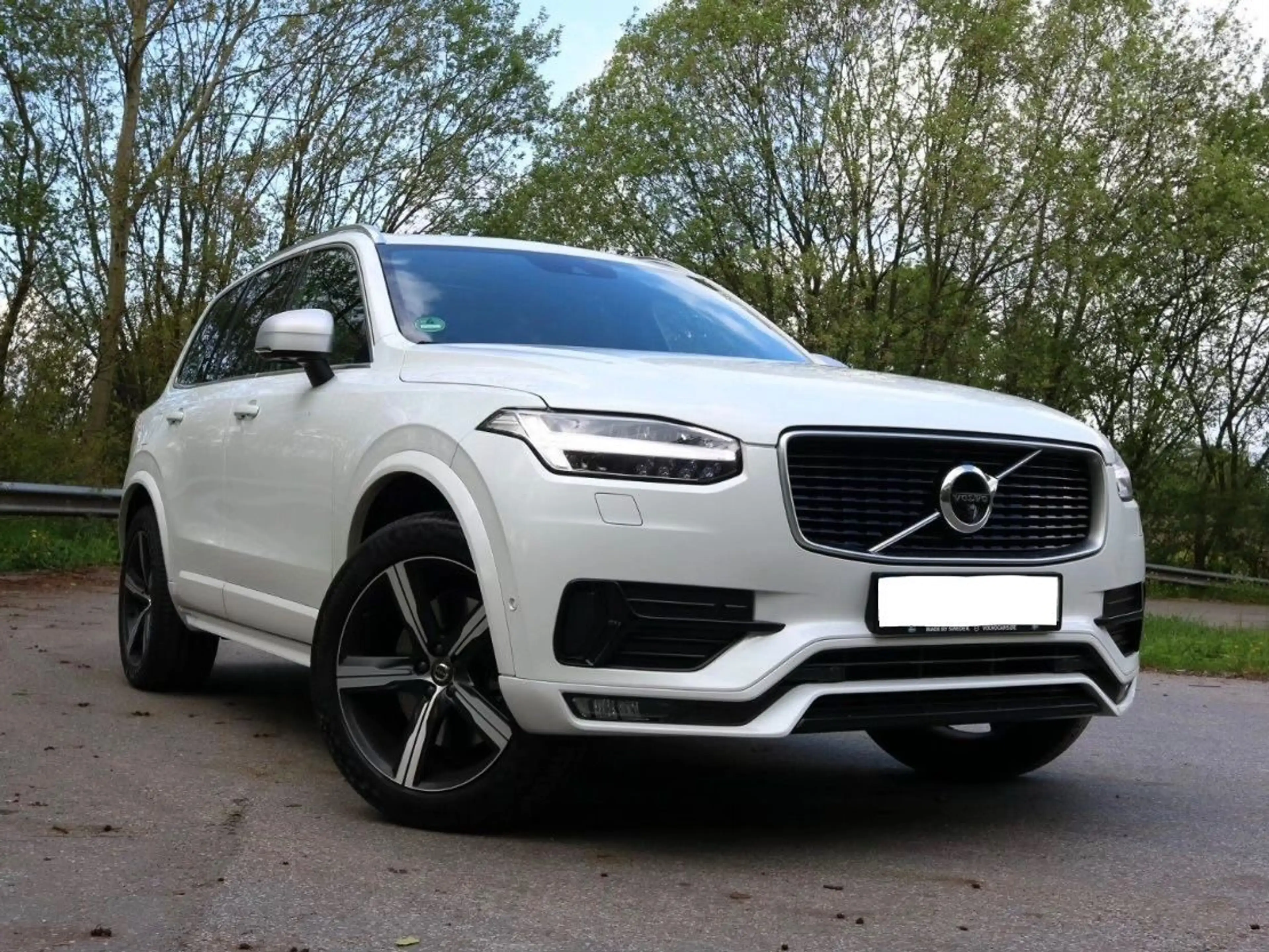 Volvo XC90 R Design AWD 7 Sitzer | Navigation | Leder — photo 6