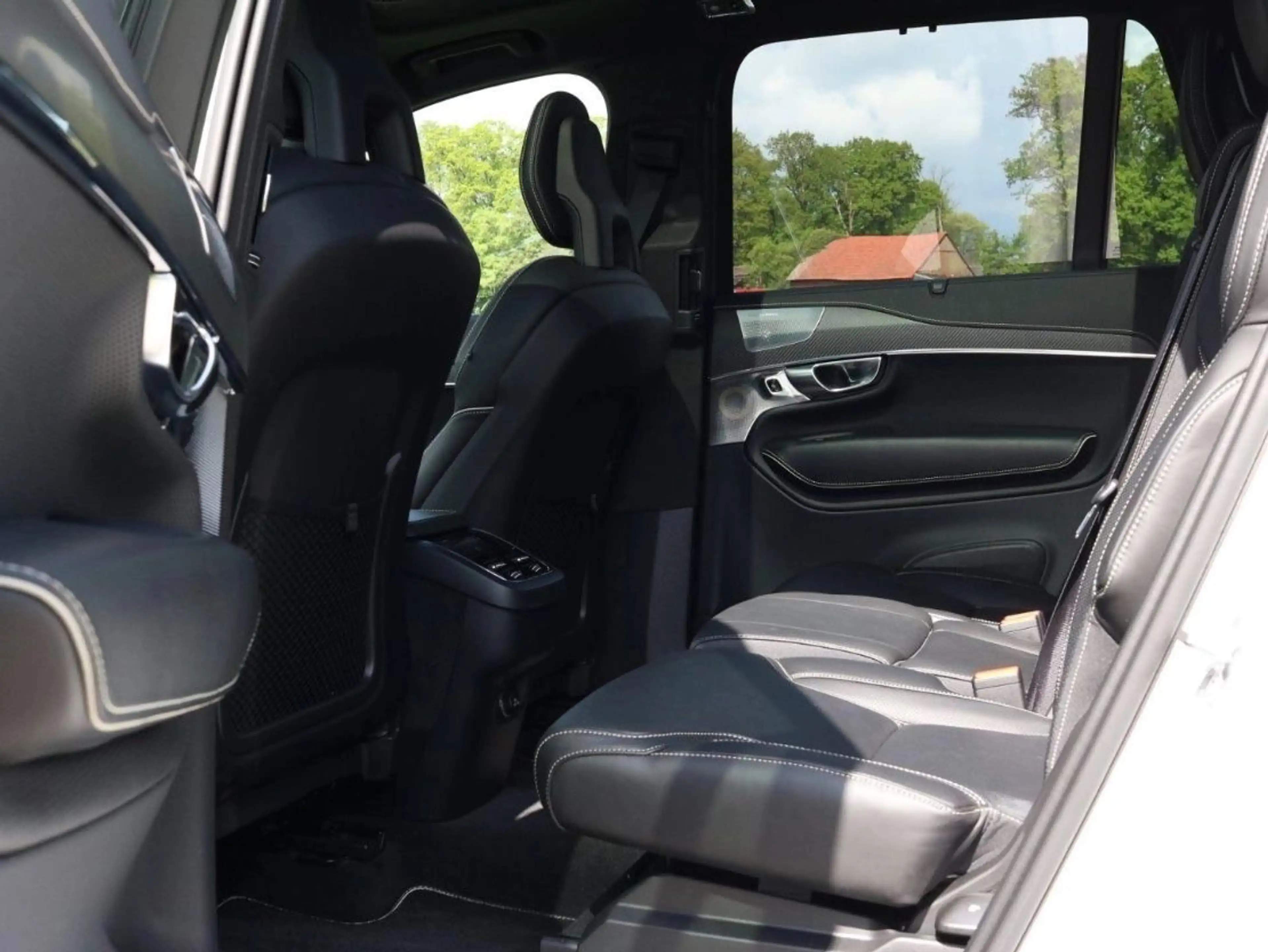 Volvo XC90 R Design AWD 7 Sitzer | Navigation | Leder — photo 9