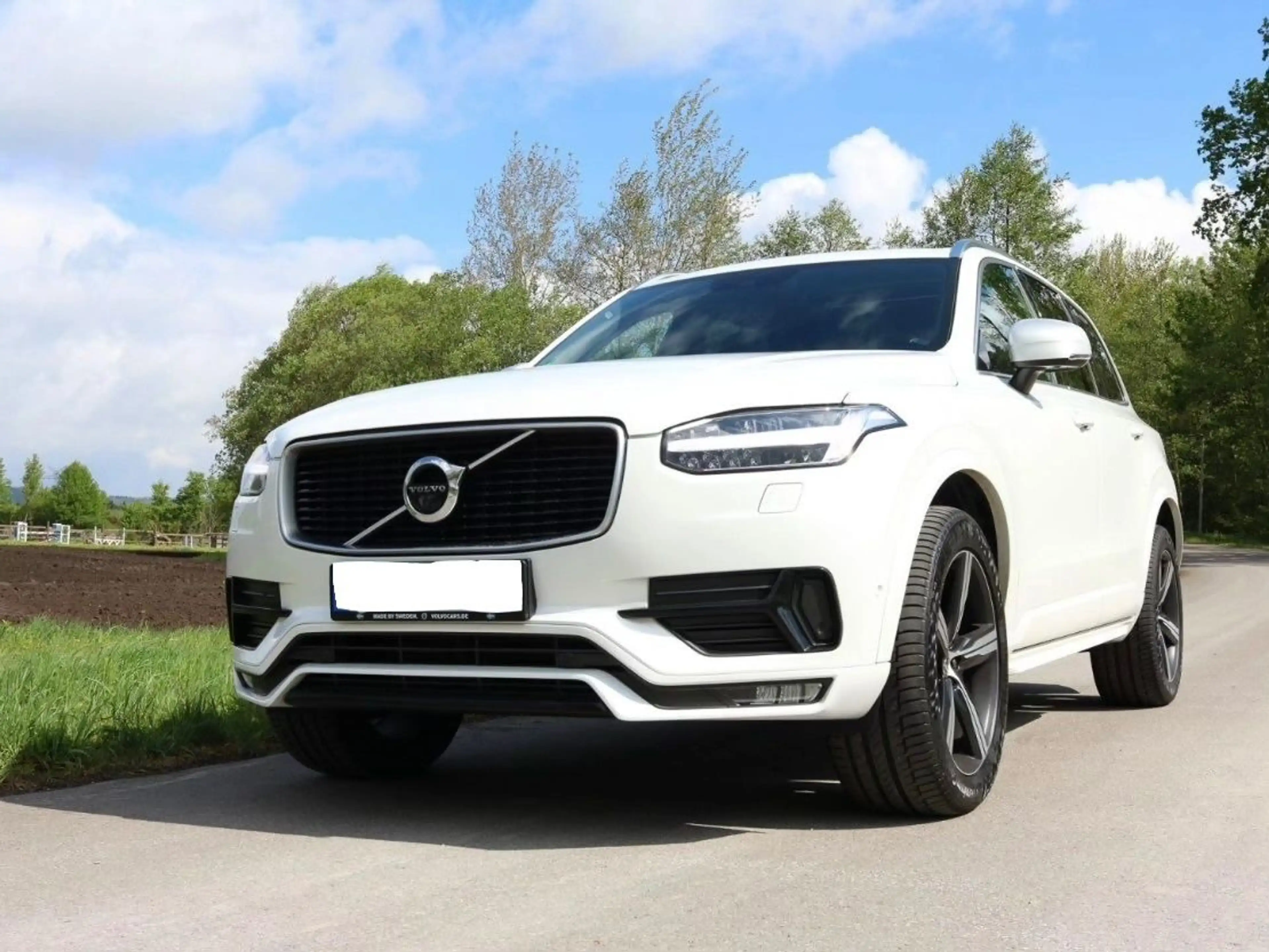 Volvo XC90 R Design AWD 7 Sitzer | Navigation | Leder