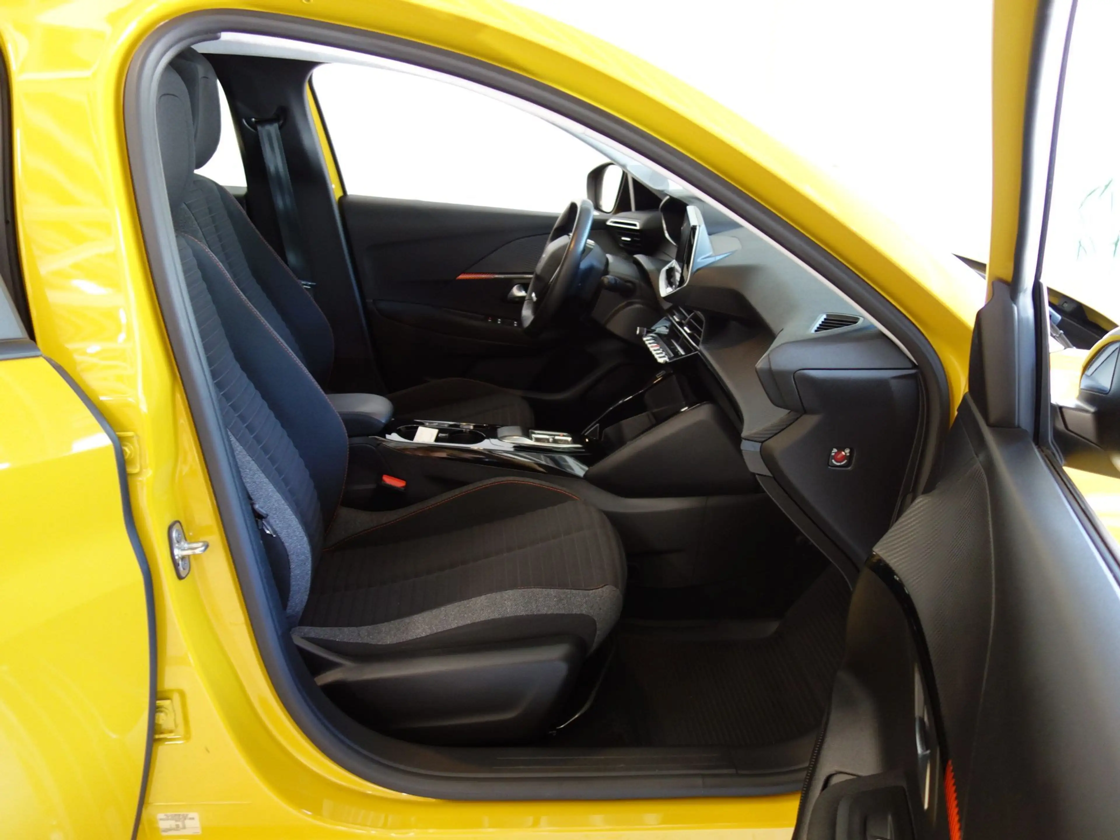 Peugeot 208 e- Active Pack *MWST AUSWEISBAR *50kWh — photo 12