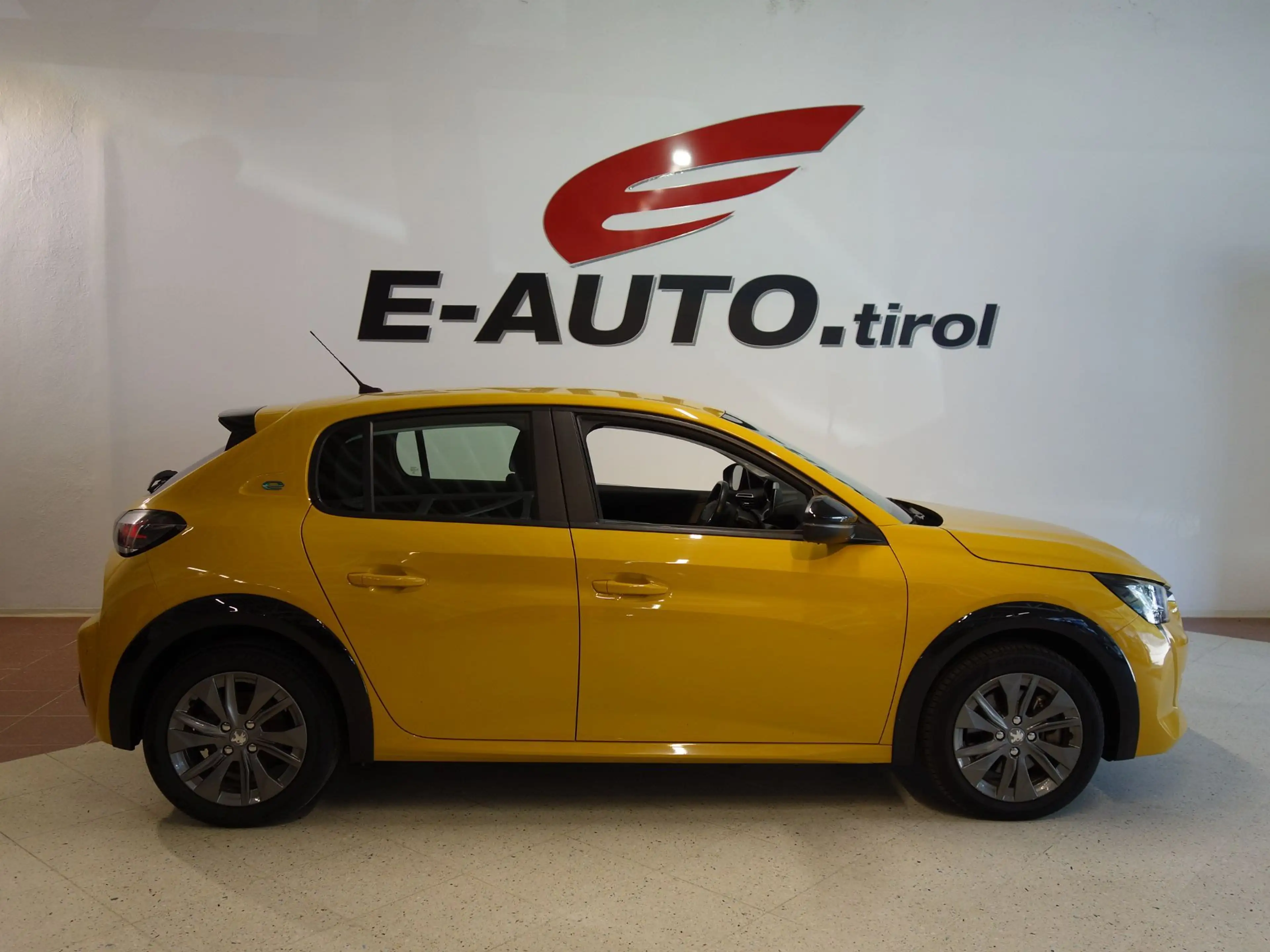 Peugeot 208 e- Active Pack *MWST AUSWEISBAR *50kWh — photo 9