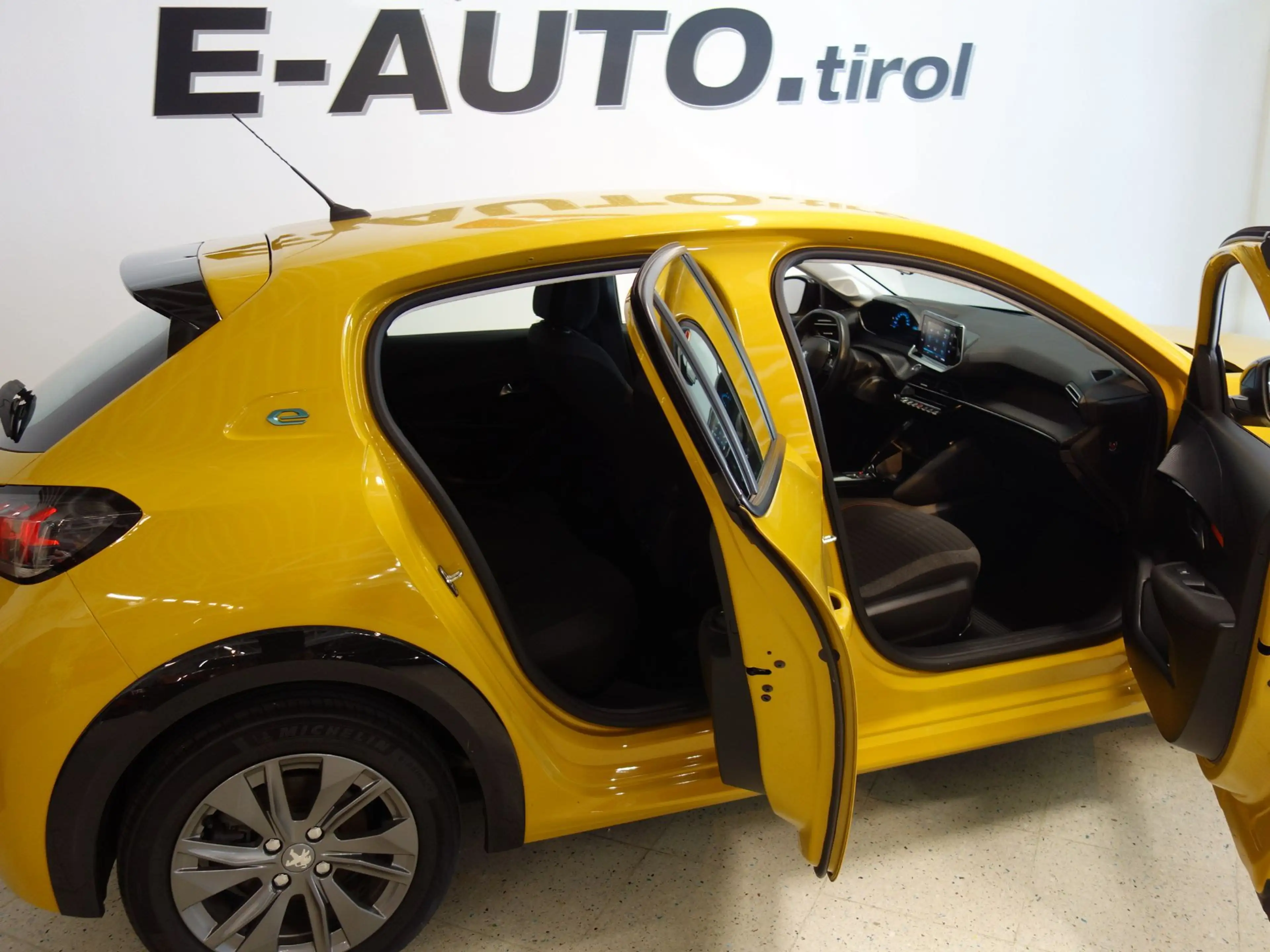 Peugeot 208 e- Active Pack *MWST AUSWEISBAR *50kWh — photo 10