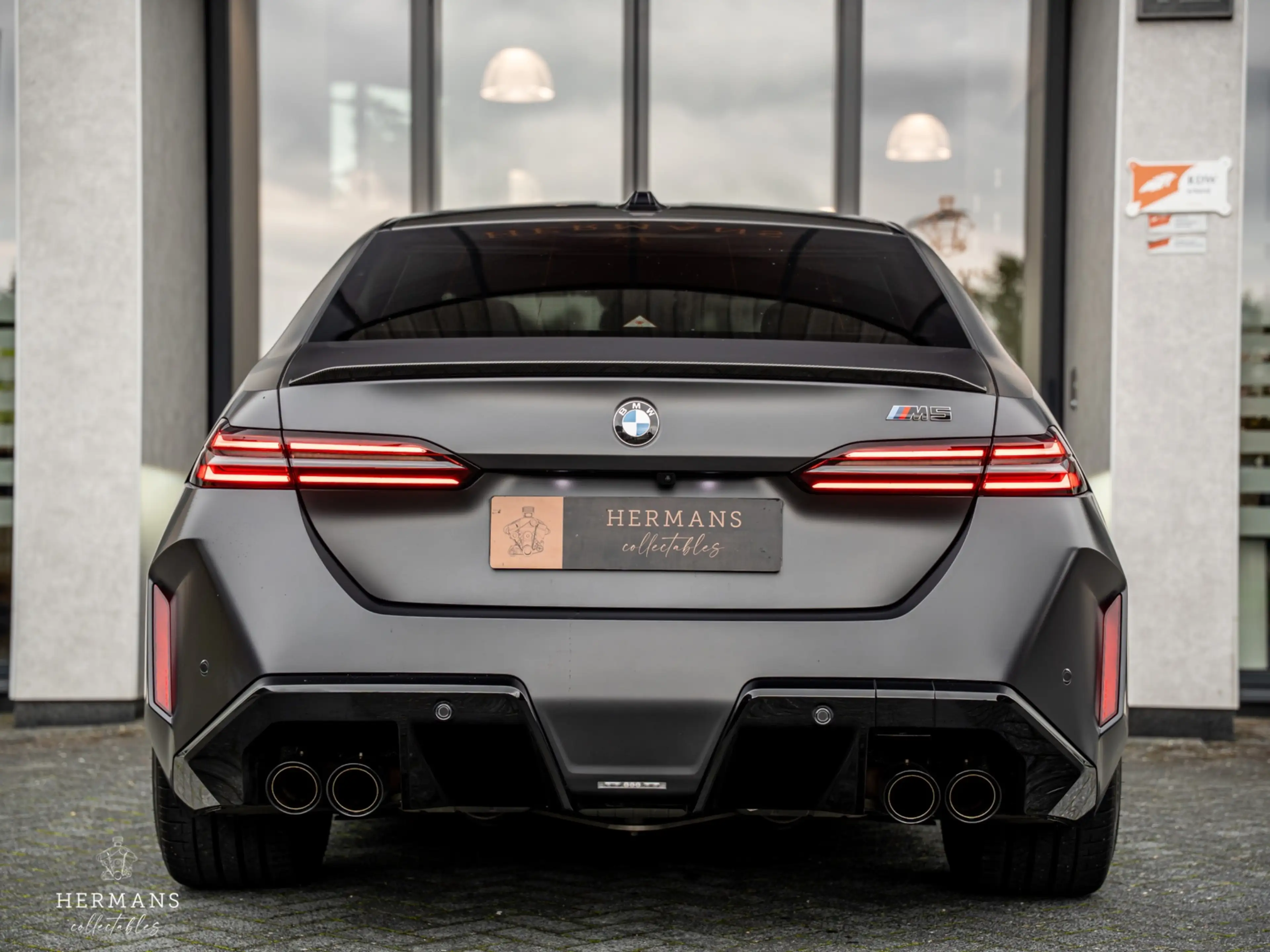 BMW M5 5-serie Limousine G90 / B&W Audio / Frozen / M-Car — photo 9