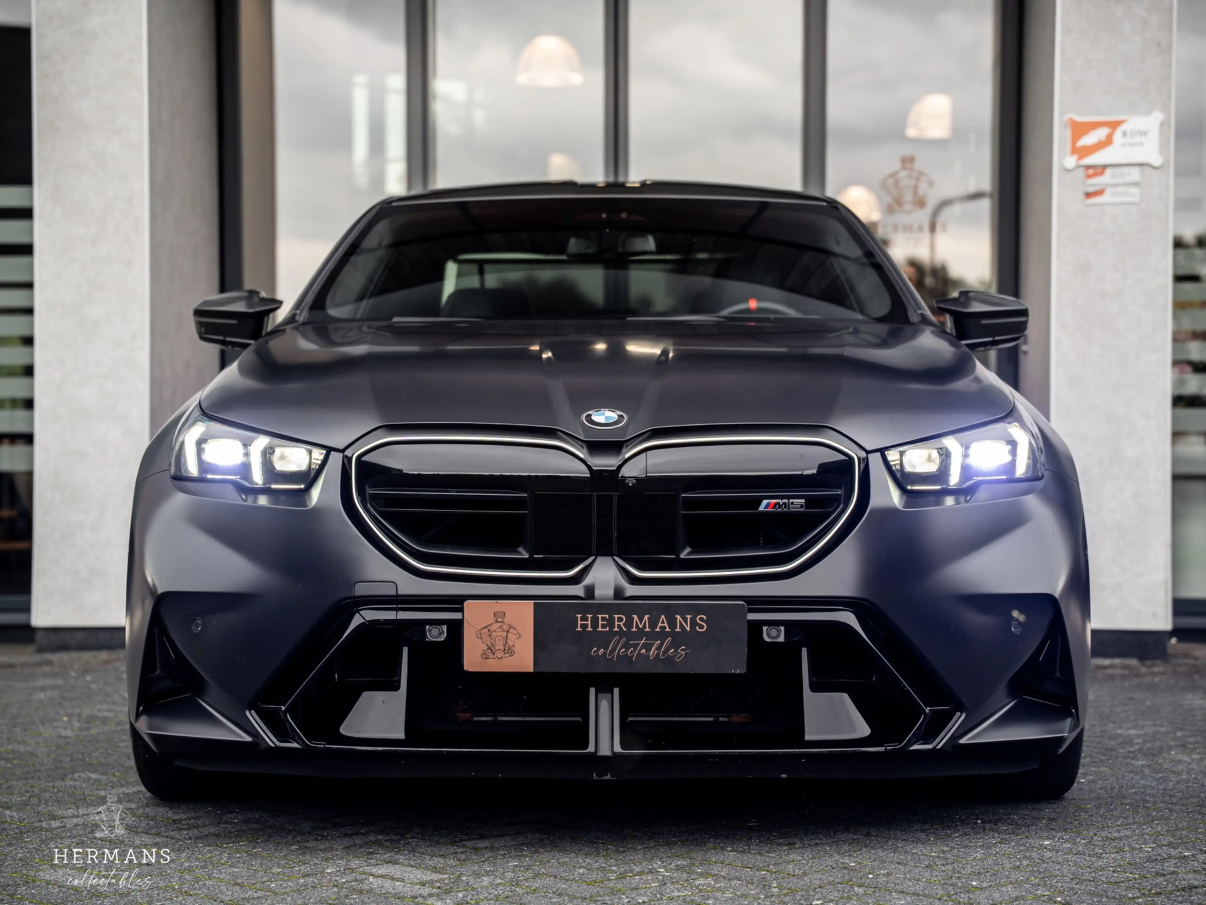 BMW M5 5-serie Limousine G90 / B&W Audio / Frozen / M-Car — photo 7