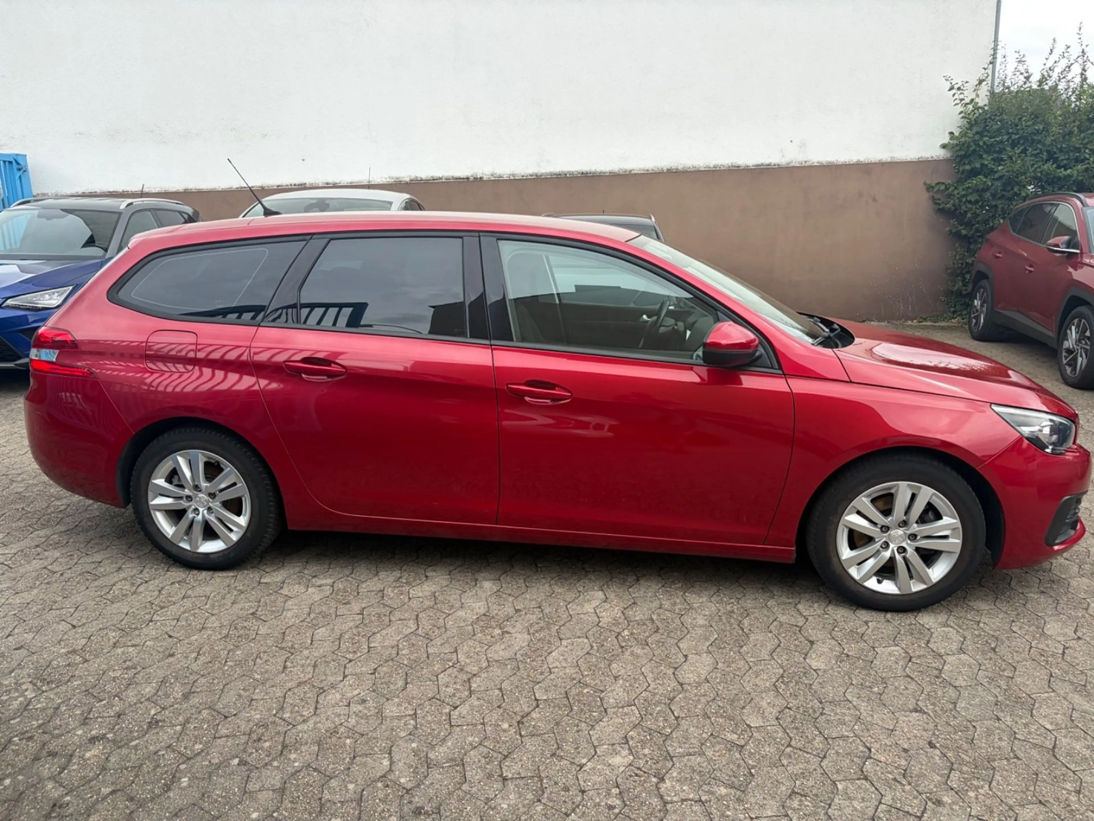 Peugeot 308 SW Active — photo 4