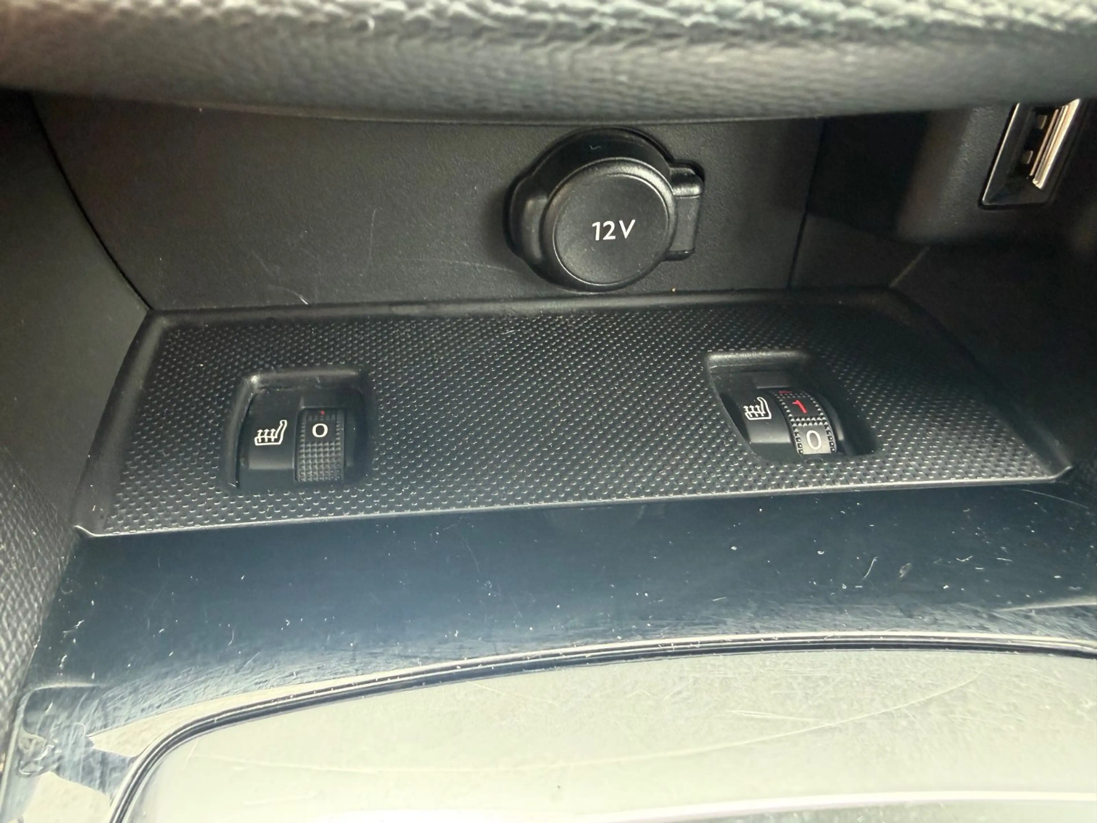 Peugeot 308 SW Active — photo 13