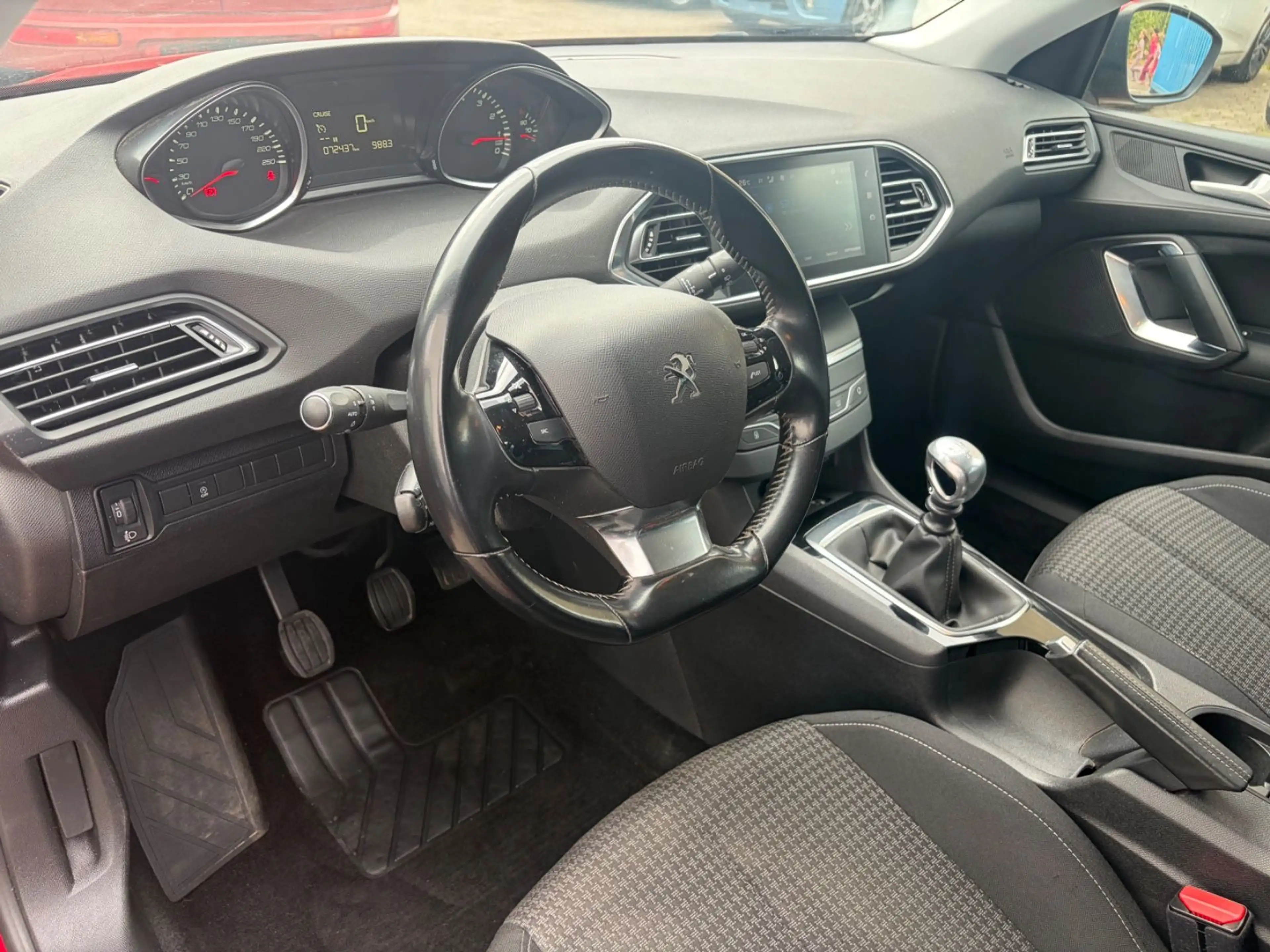Peugeot 308 SW Active — photo 9
