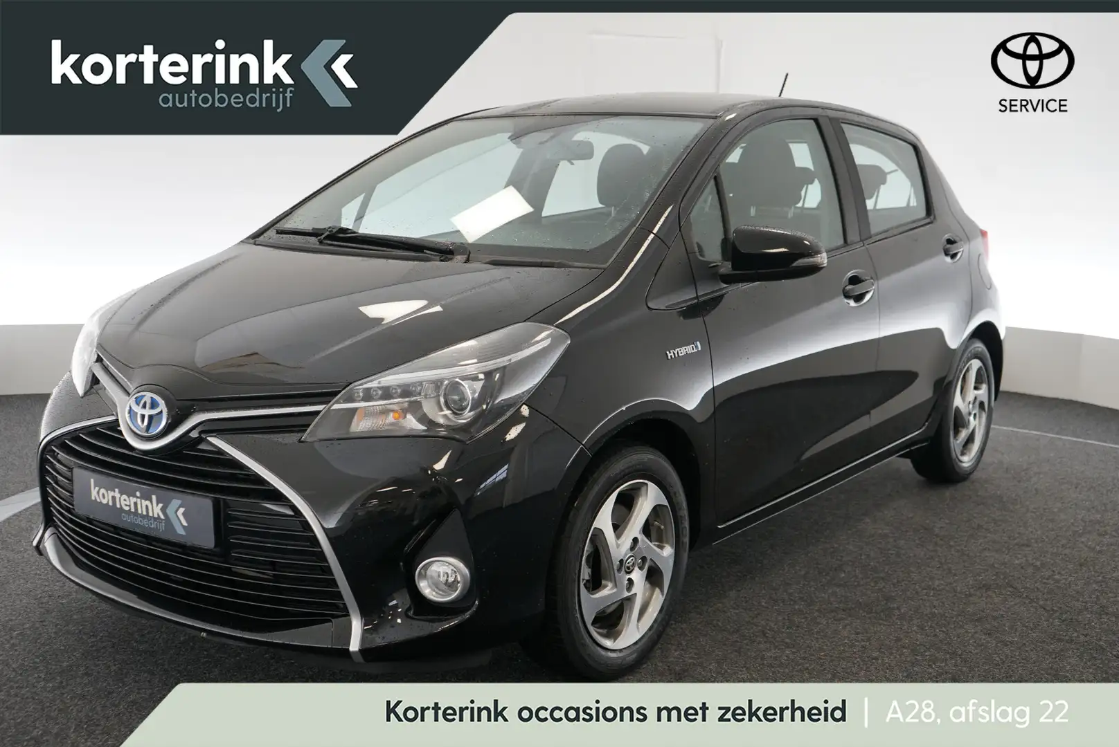Toyota Yaris 1.5 Hybrid Trend Zwart - 1