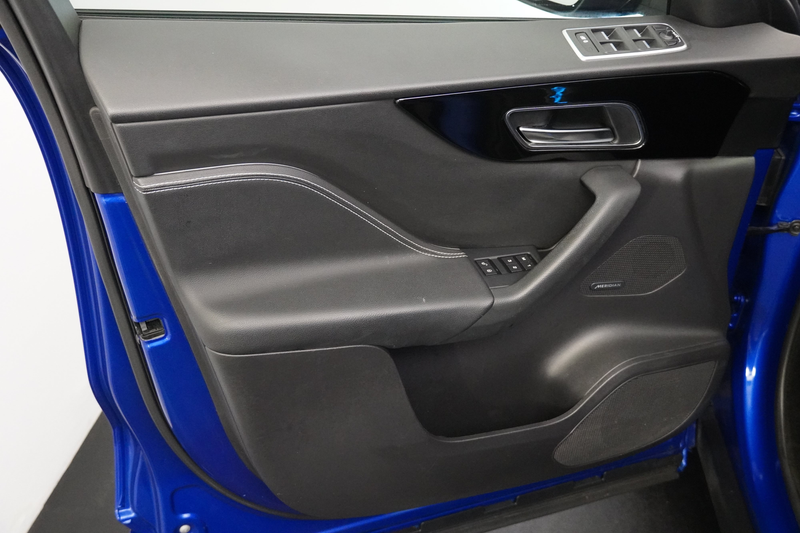 Jaguar F-Pace 25d AWD R-Sport Aut. — photo 6