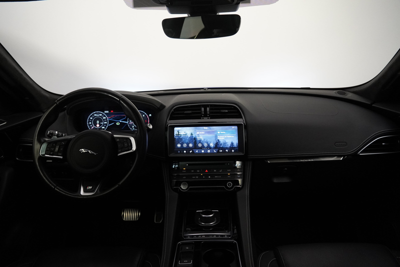 Jaguar F-Pace 25d AWD R-Sport Aut. — photo 5