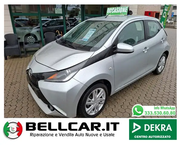 Toyota Aygo Aygo 5p 1.0 x-play my15