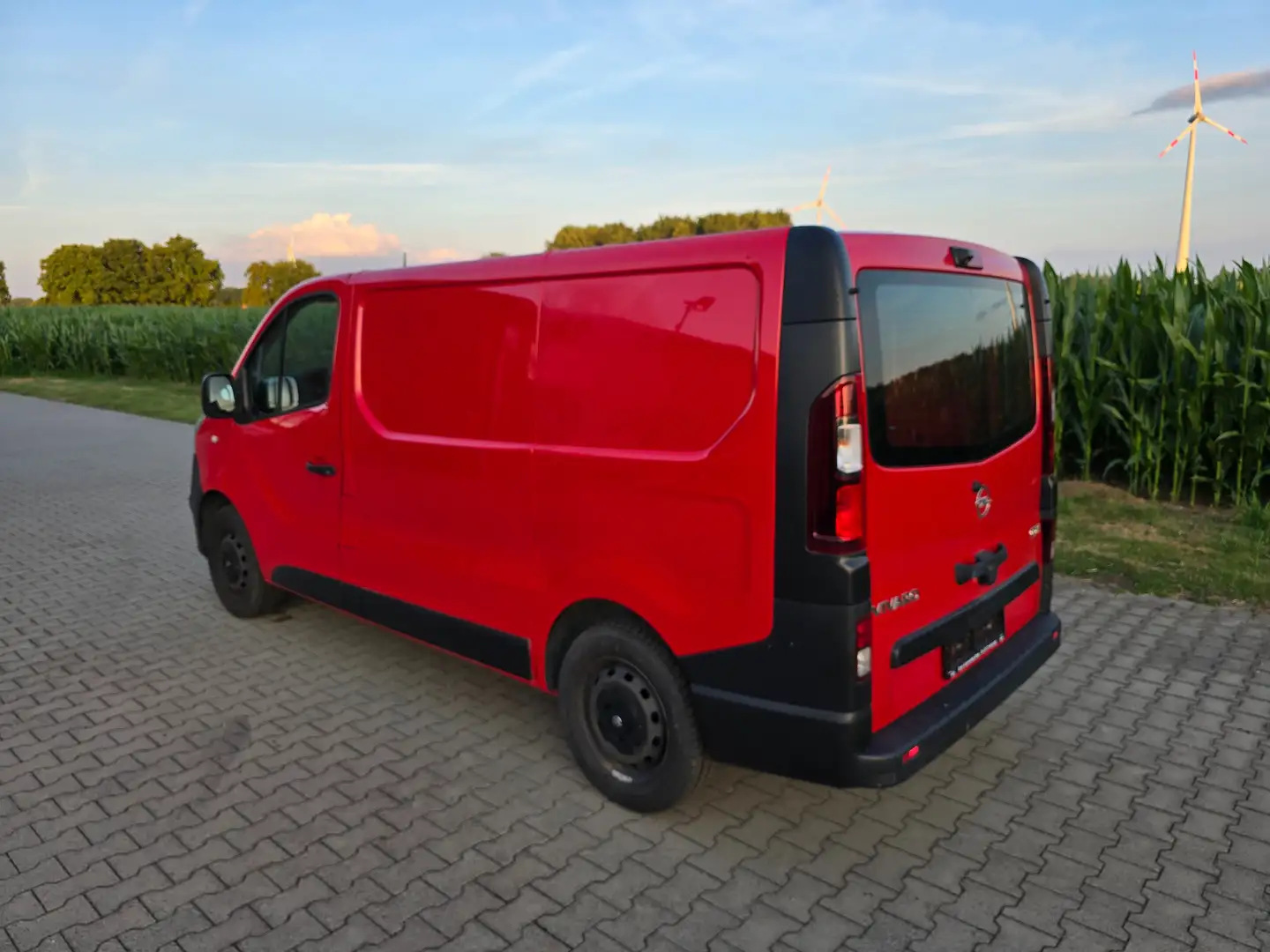 Opel Vivaro B  Klima Navi Kamera 8 x Reifen L1H1 Rot - 2