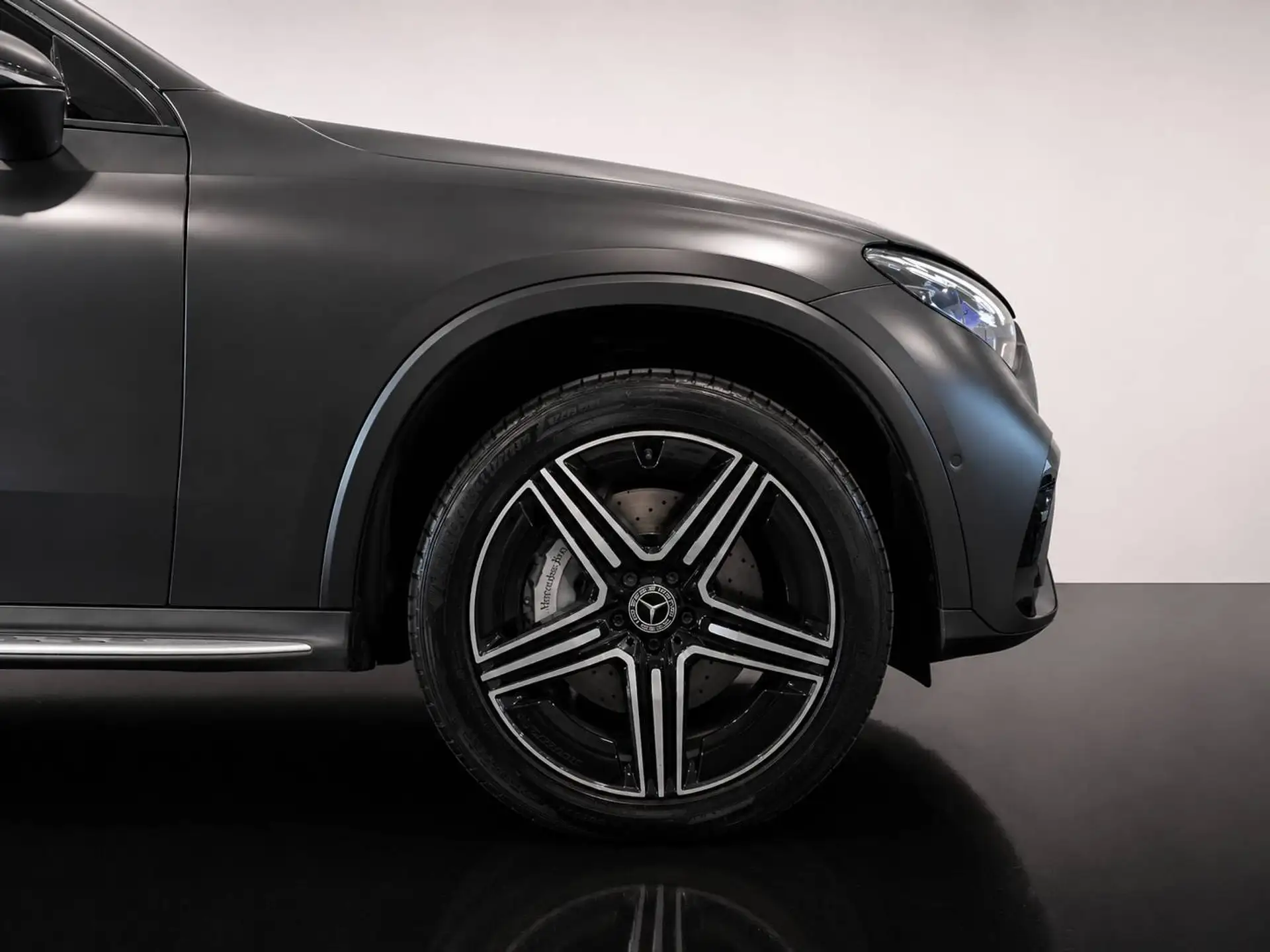 Mercedes-Benz GLC GLC 300 2024 검정 사진 3