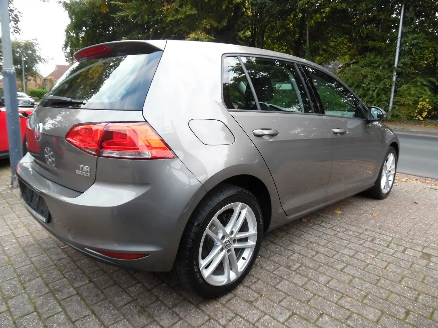 Volkswagen Golf VII Lim. Trendline BMT ZRW bei 110983 Km Grau - 2