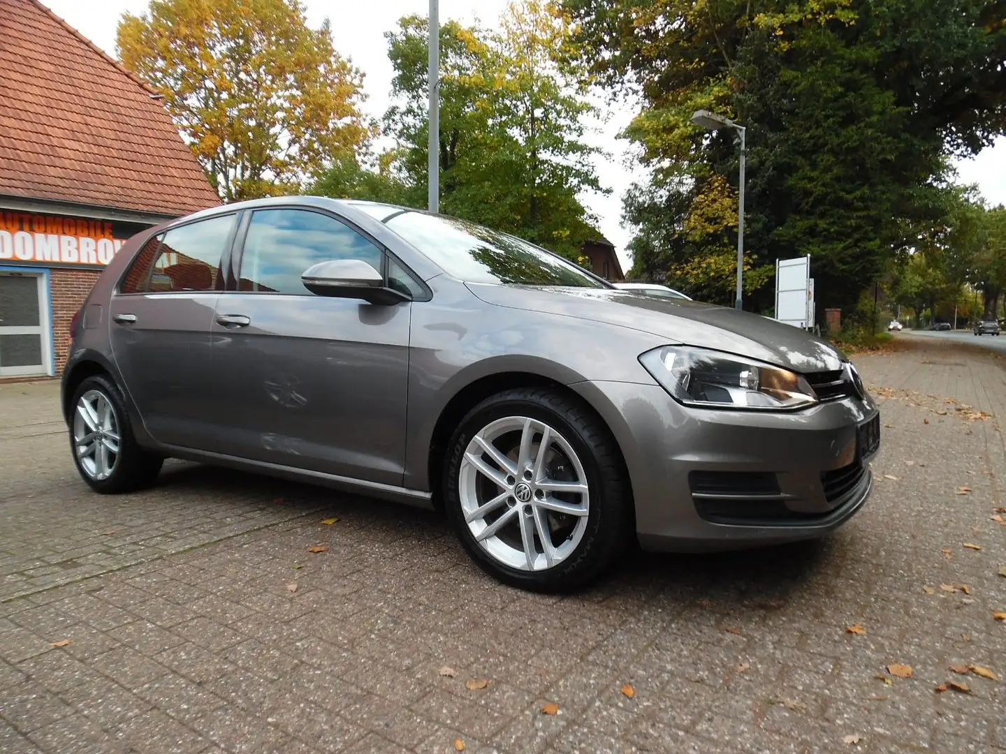 Volkswagen Golf VII Lim. Trendline BMT ZRW bei 110983 Km Grau - 1