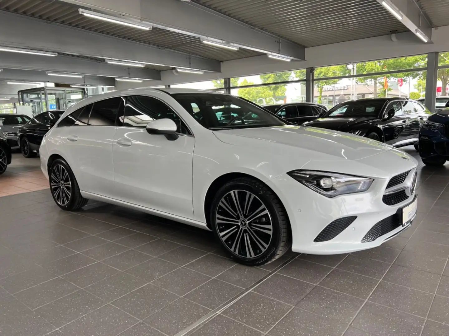 Mercedes-Benz CLA 200 CLA 200d SB Progressive Fahrassistenz+Digi+Park Weiß - 2