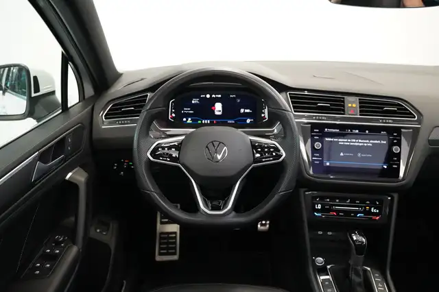 Volkswagen Tiguan view 6