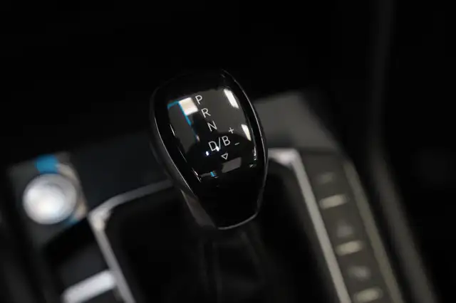 Volkswagen Tiguan view 12