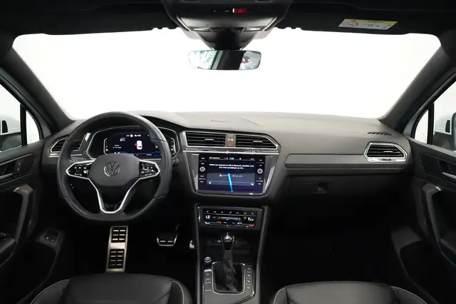 Volkswagen Tiguan view 5