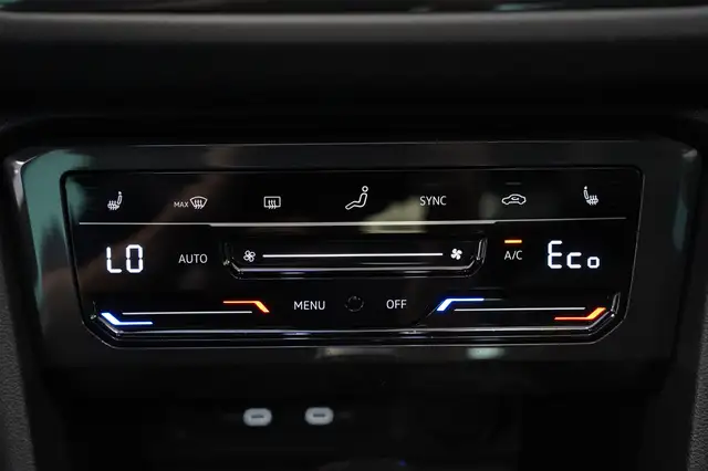 Volkswagen Tiguan view 14