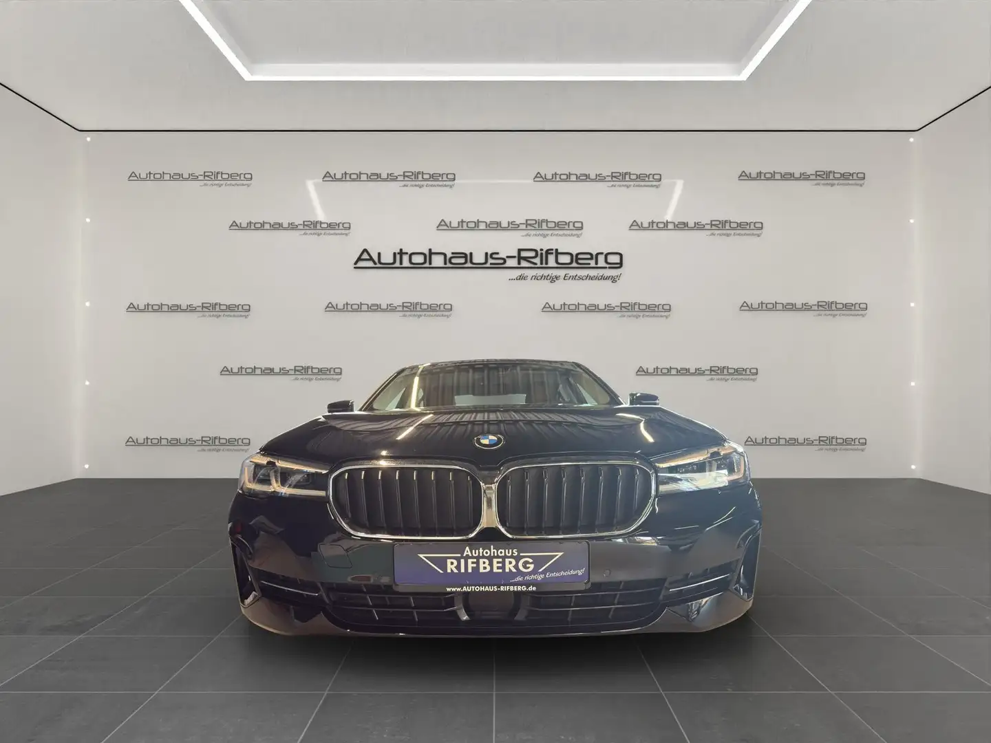 BMW 530 e LIMOSIN/HUD/LEDER/NAVE/LED/KAMERA/H&K/DAB Czarny - 2