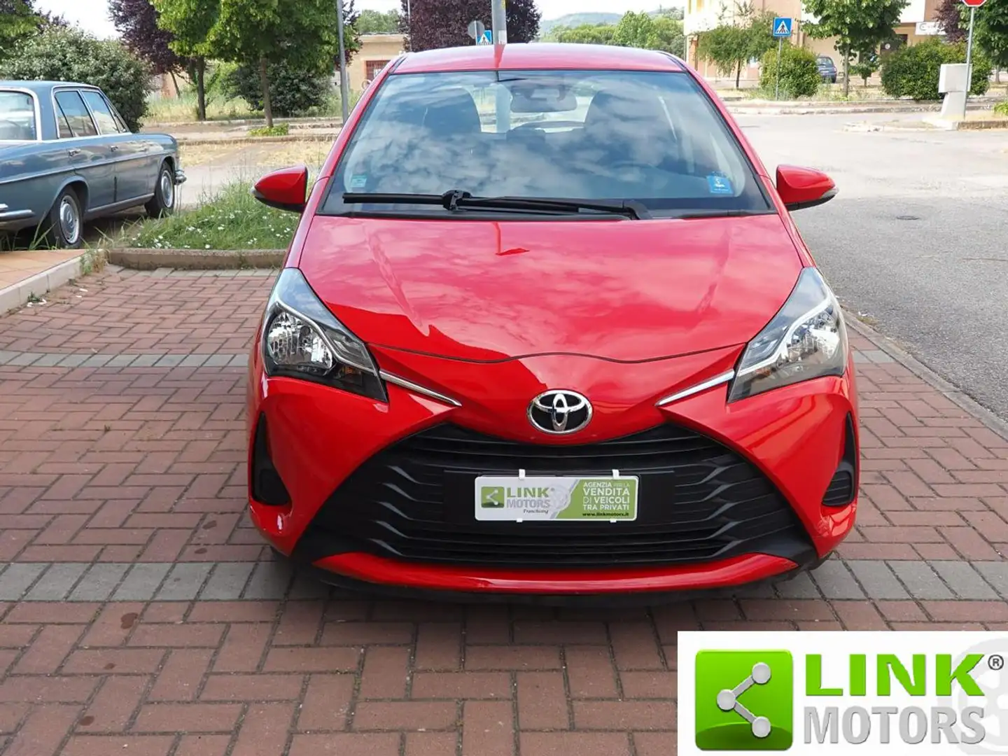 Toyota Yaris 1.0 5 porte Active PARI AL NUOVO FINANZIABILE Rosso - 2