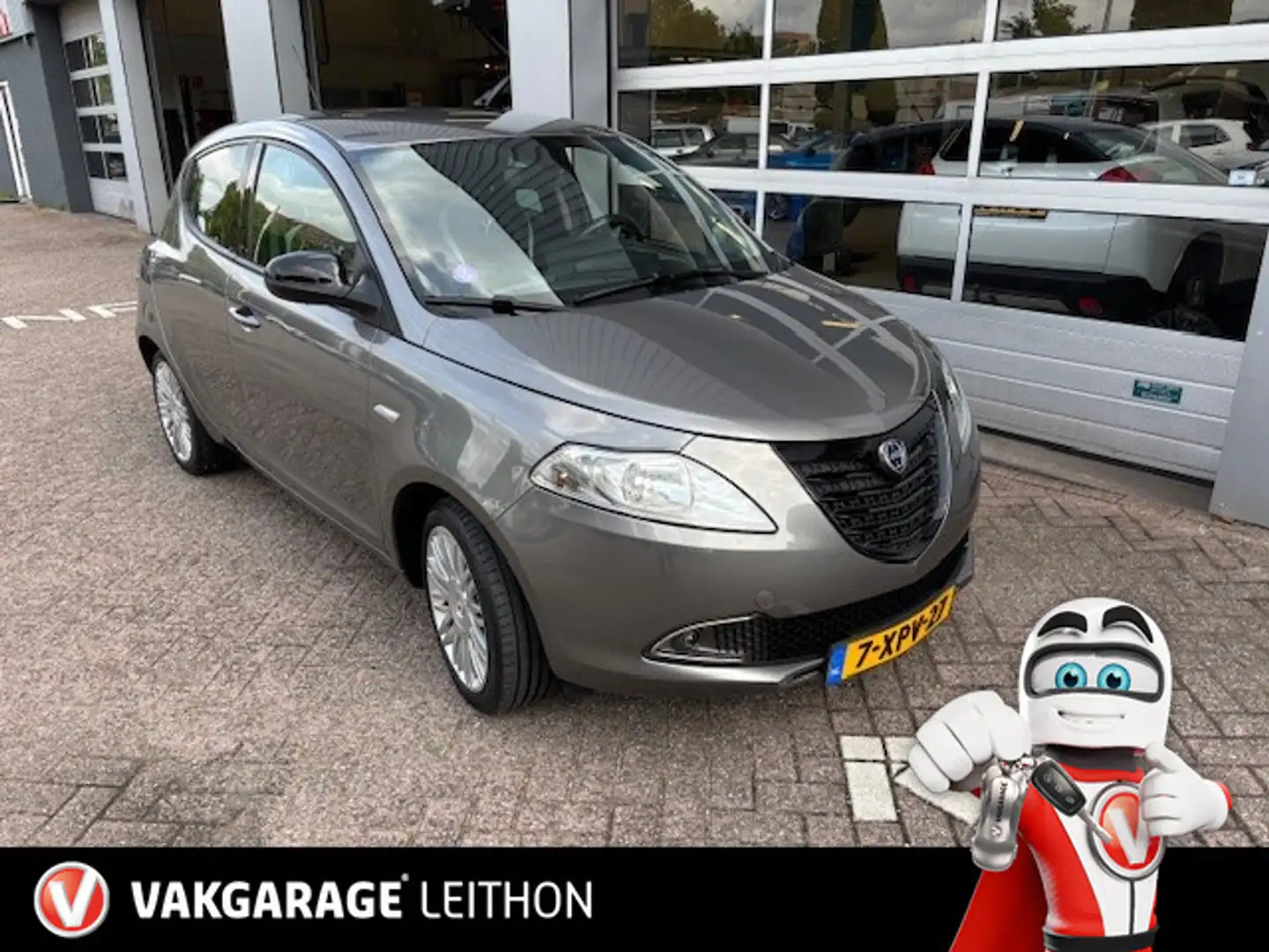 Lancia Ypsilon 0.9 TwinAir Elefantino Grijs - 1