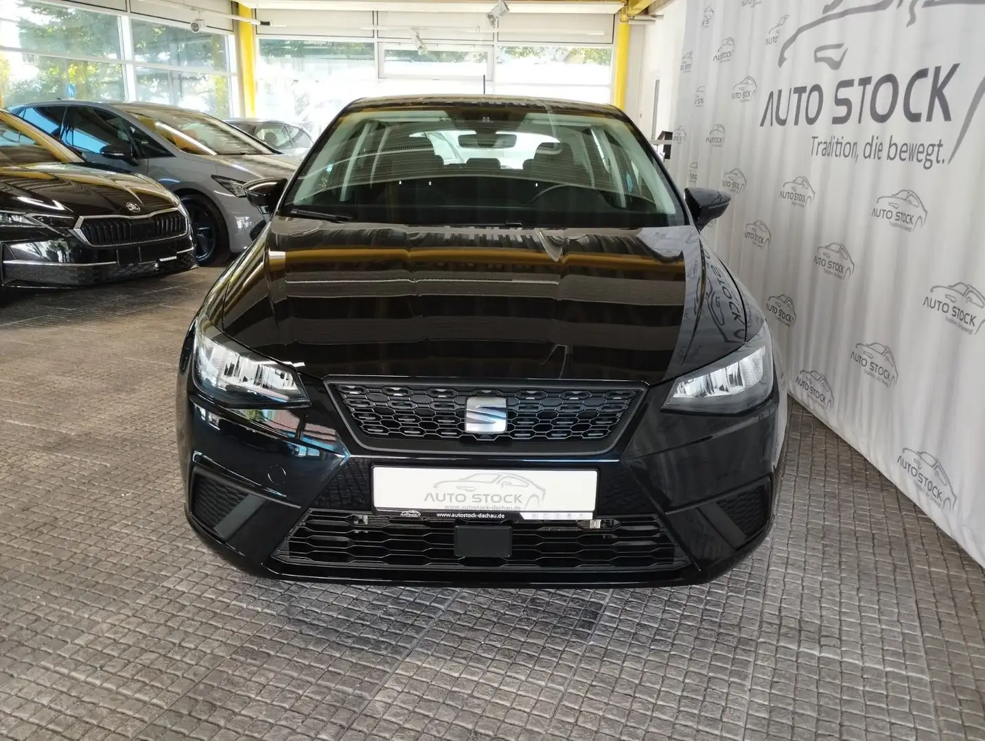 SEAT Ibiza 1.0MPI Style LED PDC Sitzheizung Bluetooth Zwart - 2