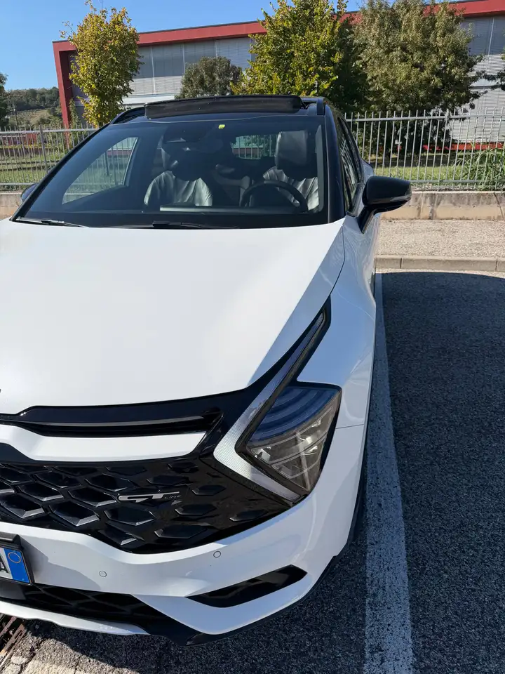 Kia Sportage Sportage V 2022 1.6 crdi mhev GT-line dct — photo 1 of 15