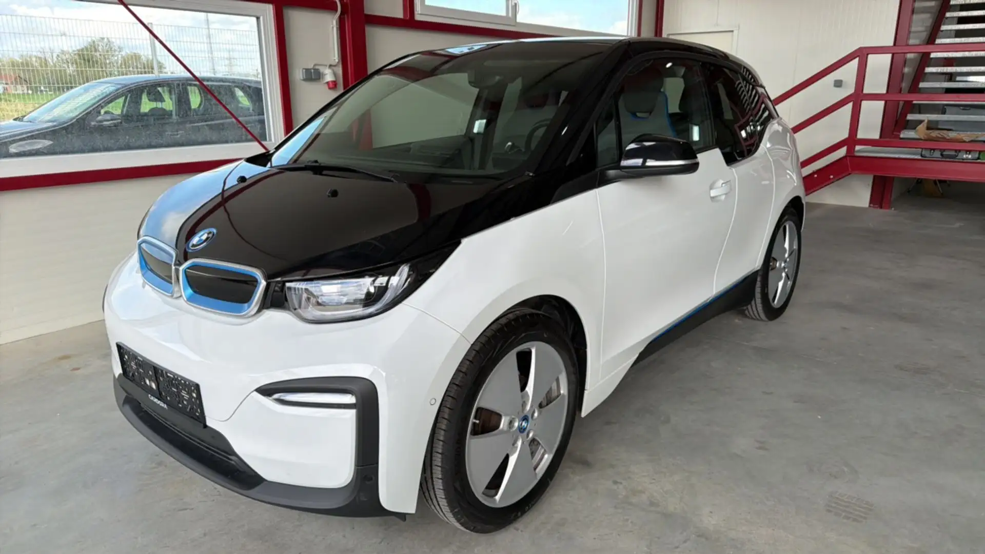 BMW i3 120Ah *NAVI*PDC*SHZ*ACC* Weiß - 2