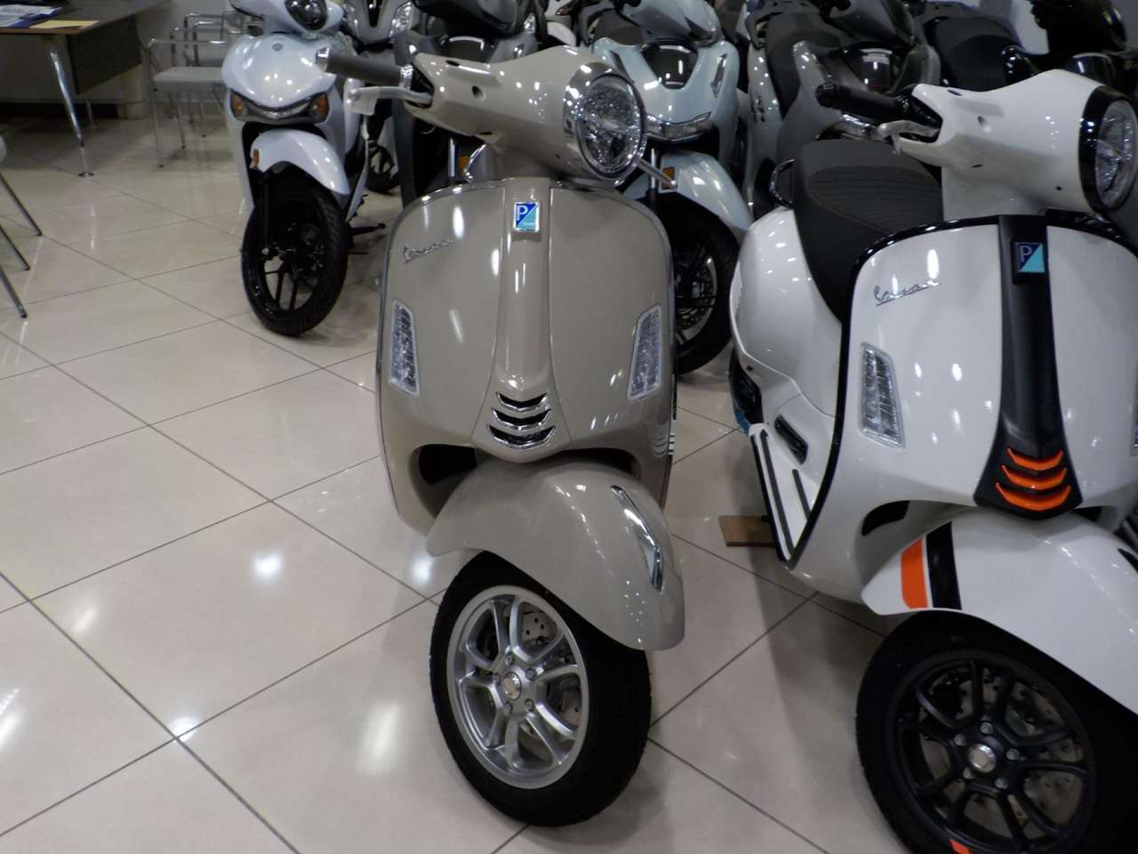 Vespa GTS 310 Hpe Euro 5+ NUOVO