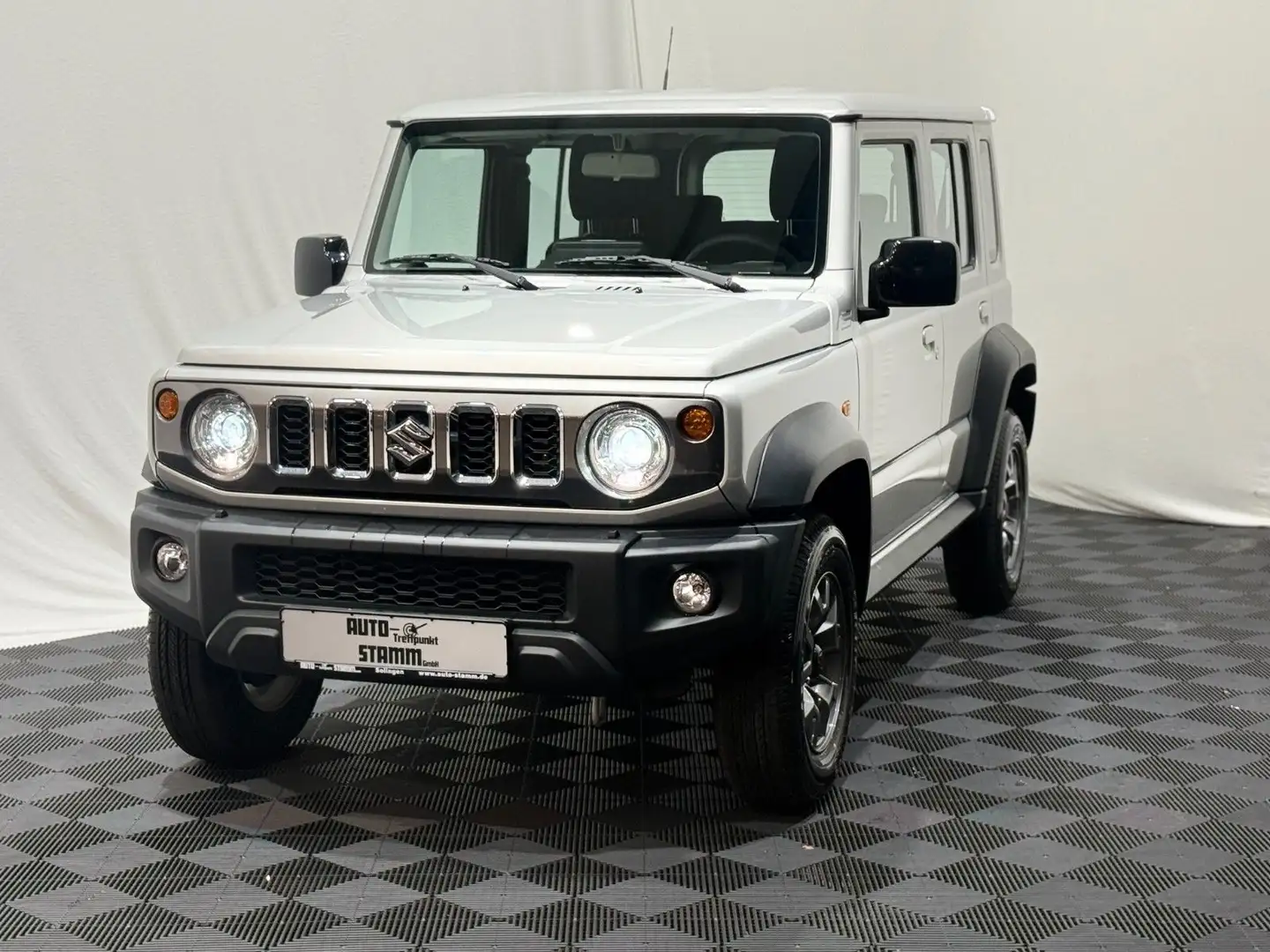 Suzuki Jimny - 4/5 Türer - LED - RFK - MFL Silber - 2