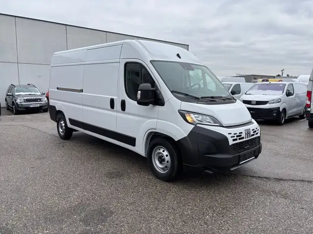Fiat Ducato view 3