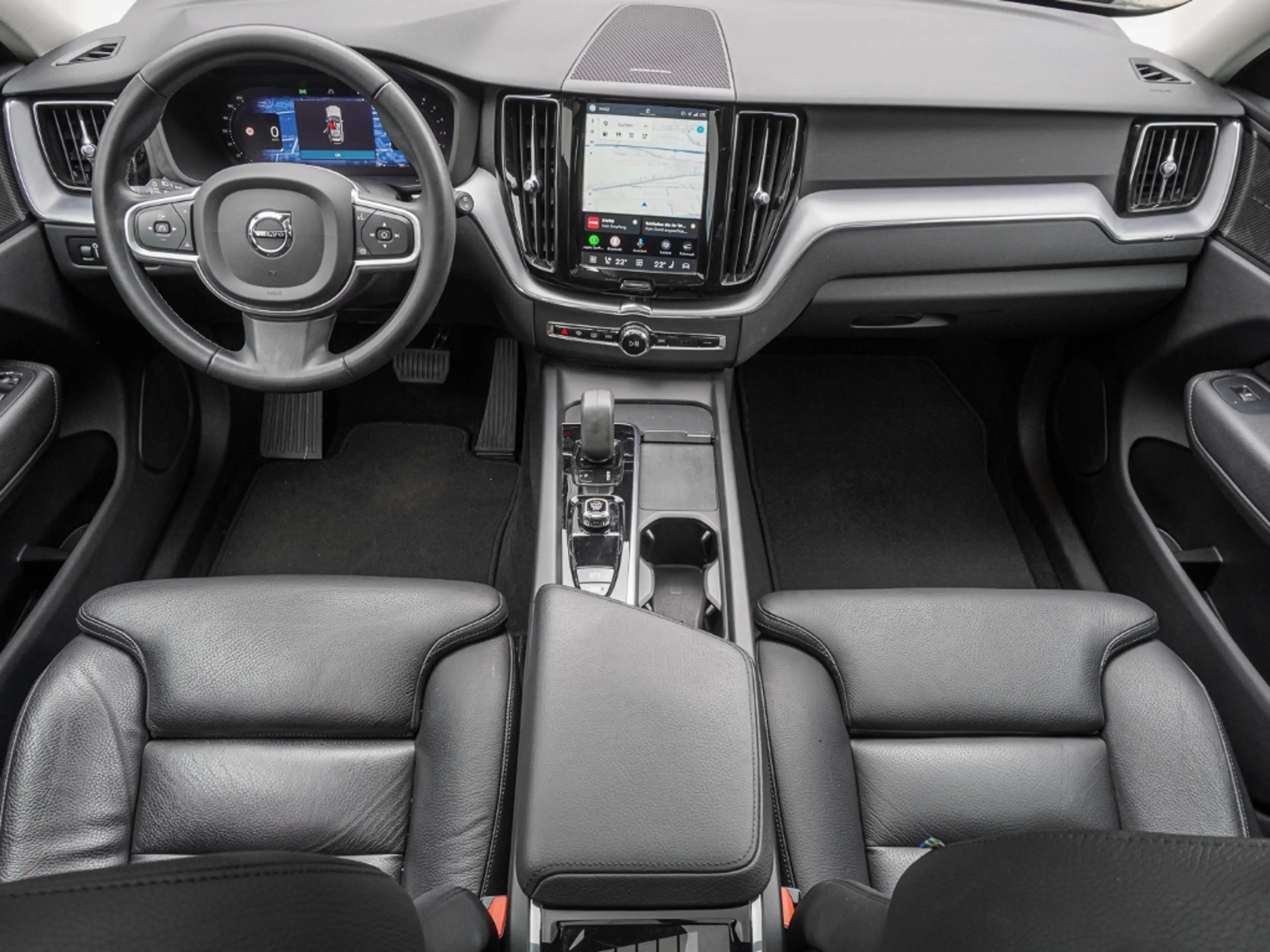 Volvo XC60 Momentum Pro AWD AHK El. Panodach Digitales Cockpi — photo 7
